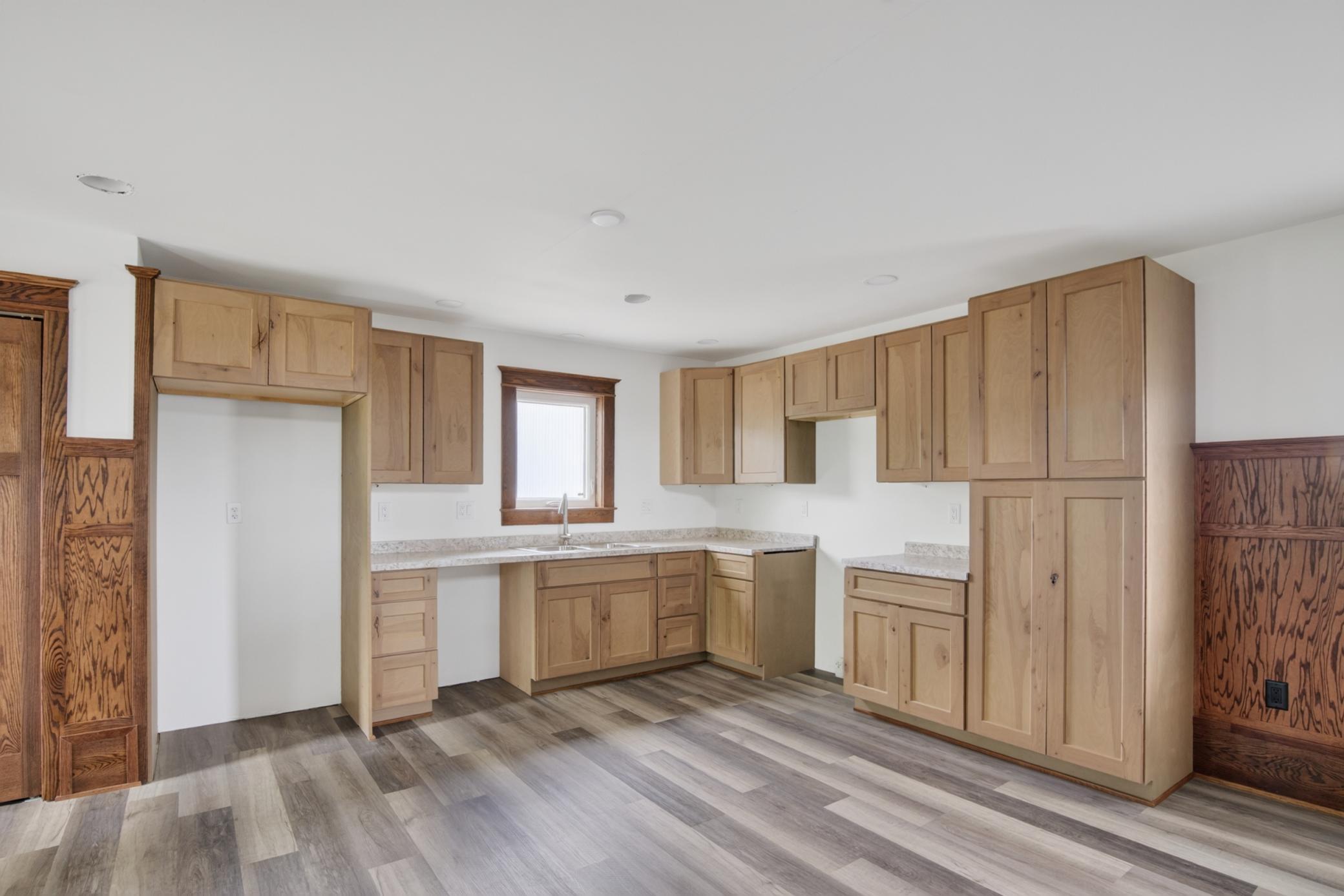 801 Valley Avenue SE, Valley City ND 58072 - Photo 11 of 29