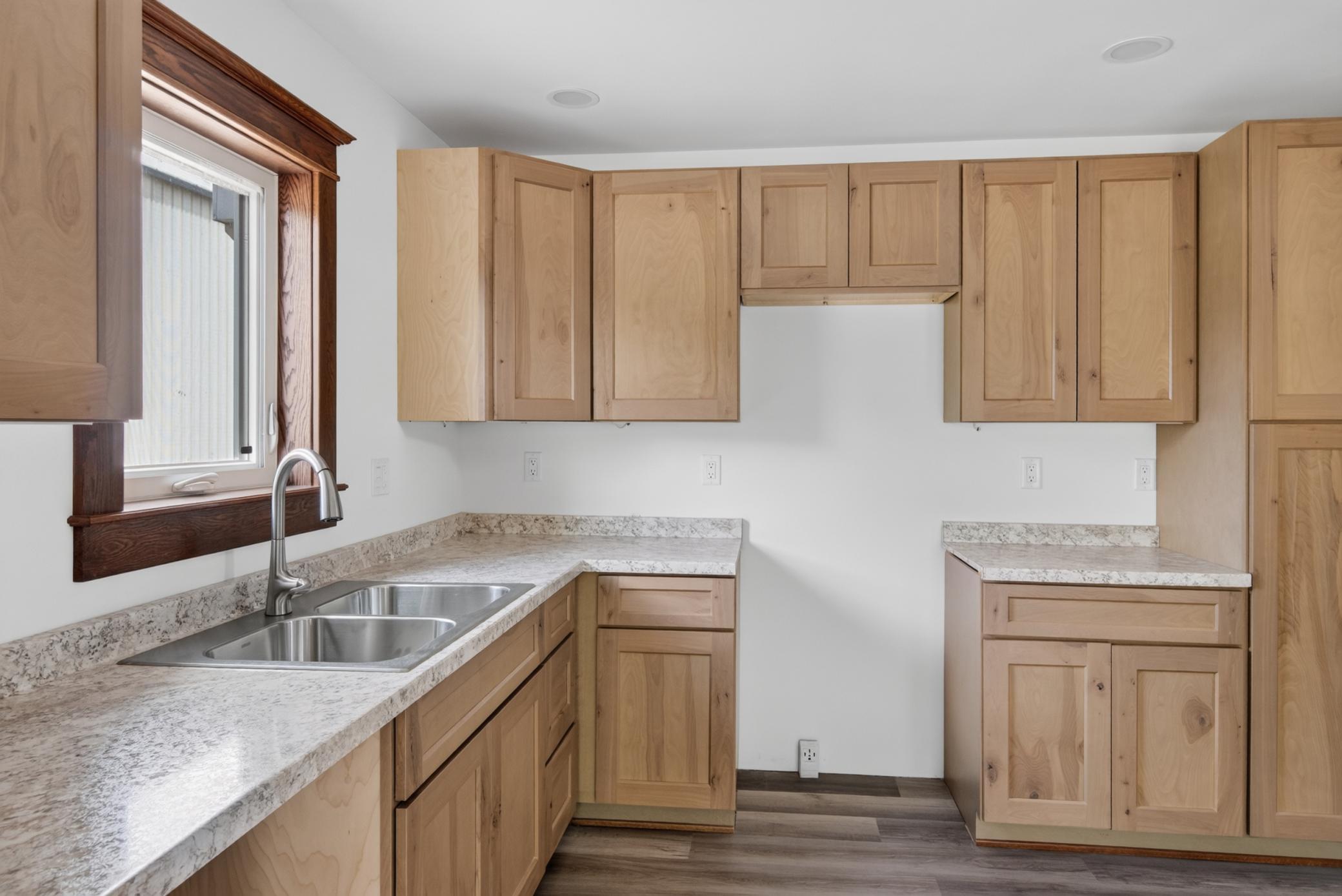 801 Valley Avenue SE, Valley City ND 58072 - Photo 13 of 29