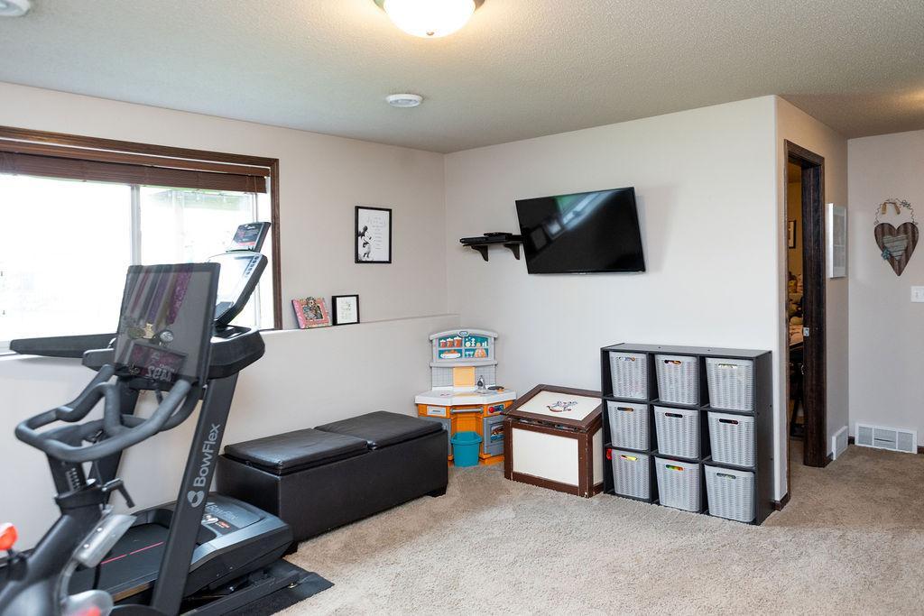 2011 single family home for sale at 5156 44th Street S in Fargo, ND — 3 bed, 3 bath (photo 38 of 71)