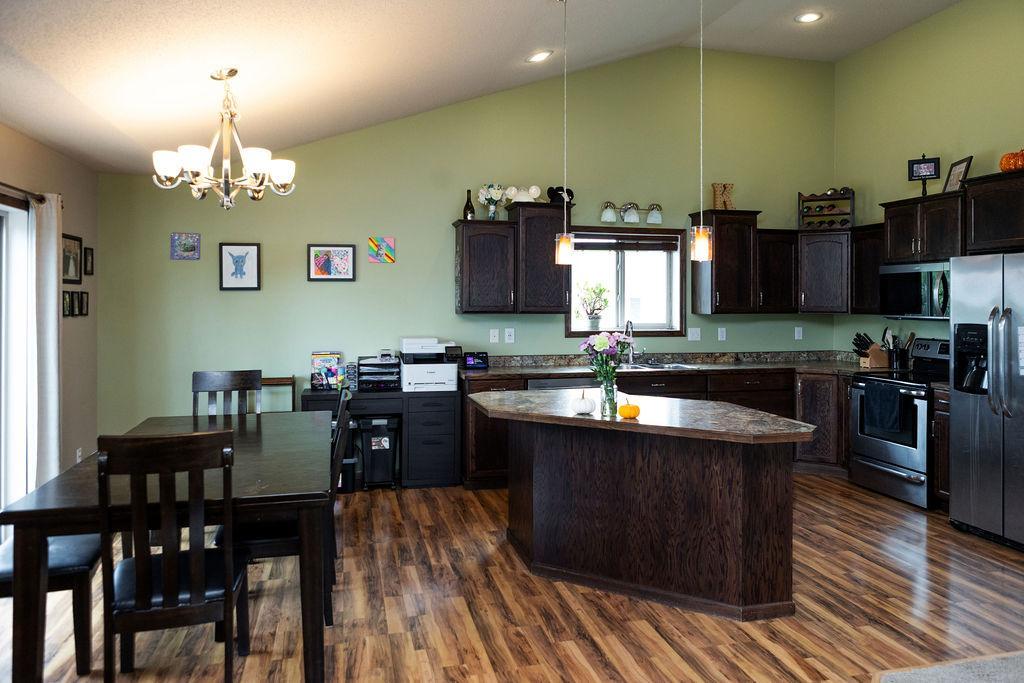 2011 single family home for sale at 5156 44th Street S in Fargo, ND — 3 bed, 3 bath (photo 7 of 71)