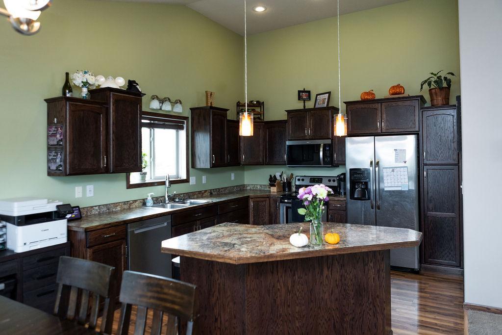 2011 single family home for sale at 5156 44th Street S in Fargo, ND — 3 bed, 3 bath (photo 8 of 71)