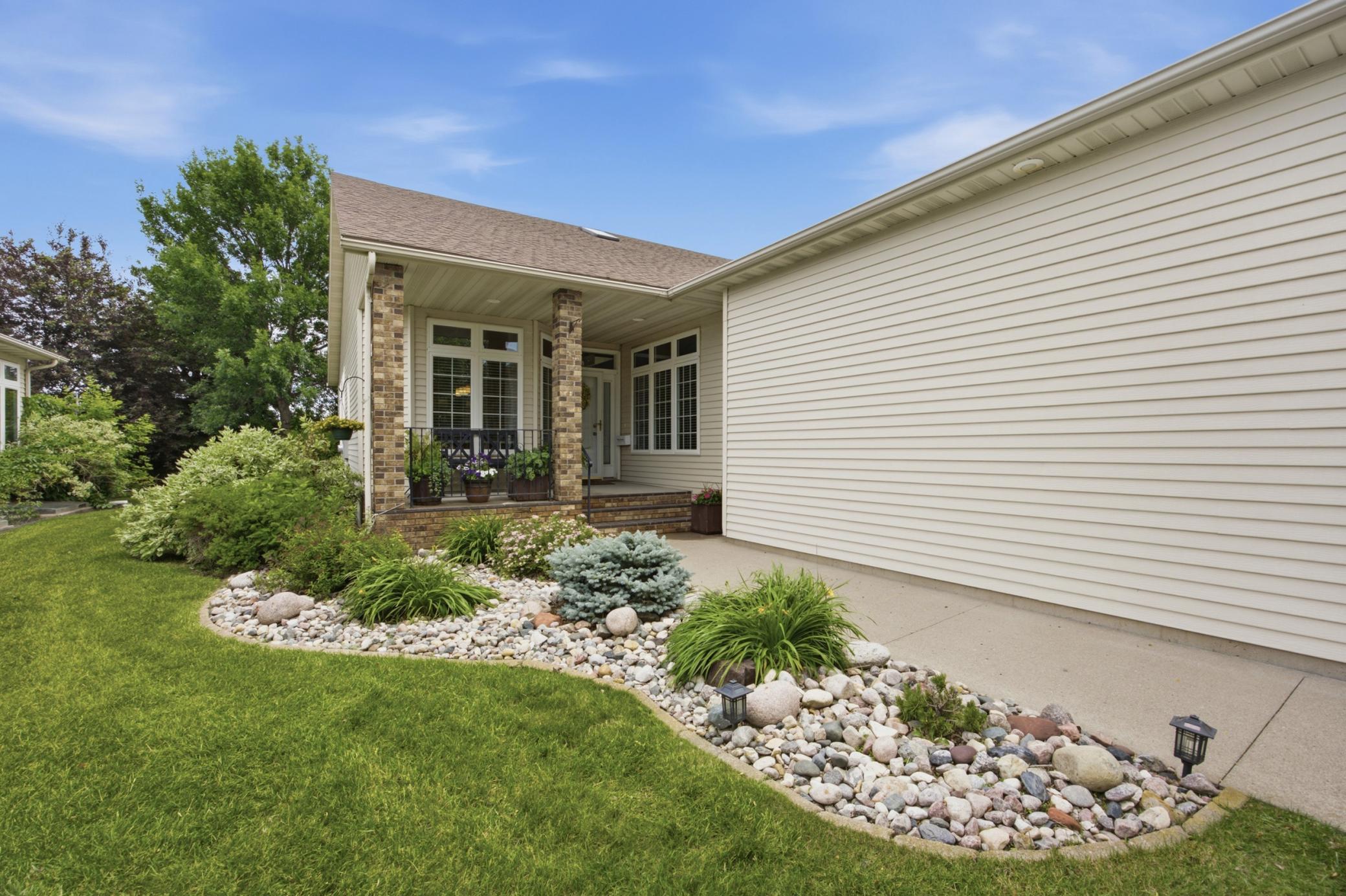 424 44th S Avenue, Moorhead MN 56560 - Photo 2 of 37