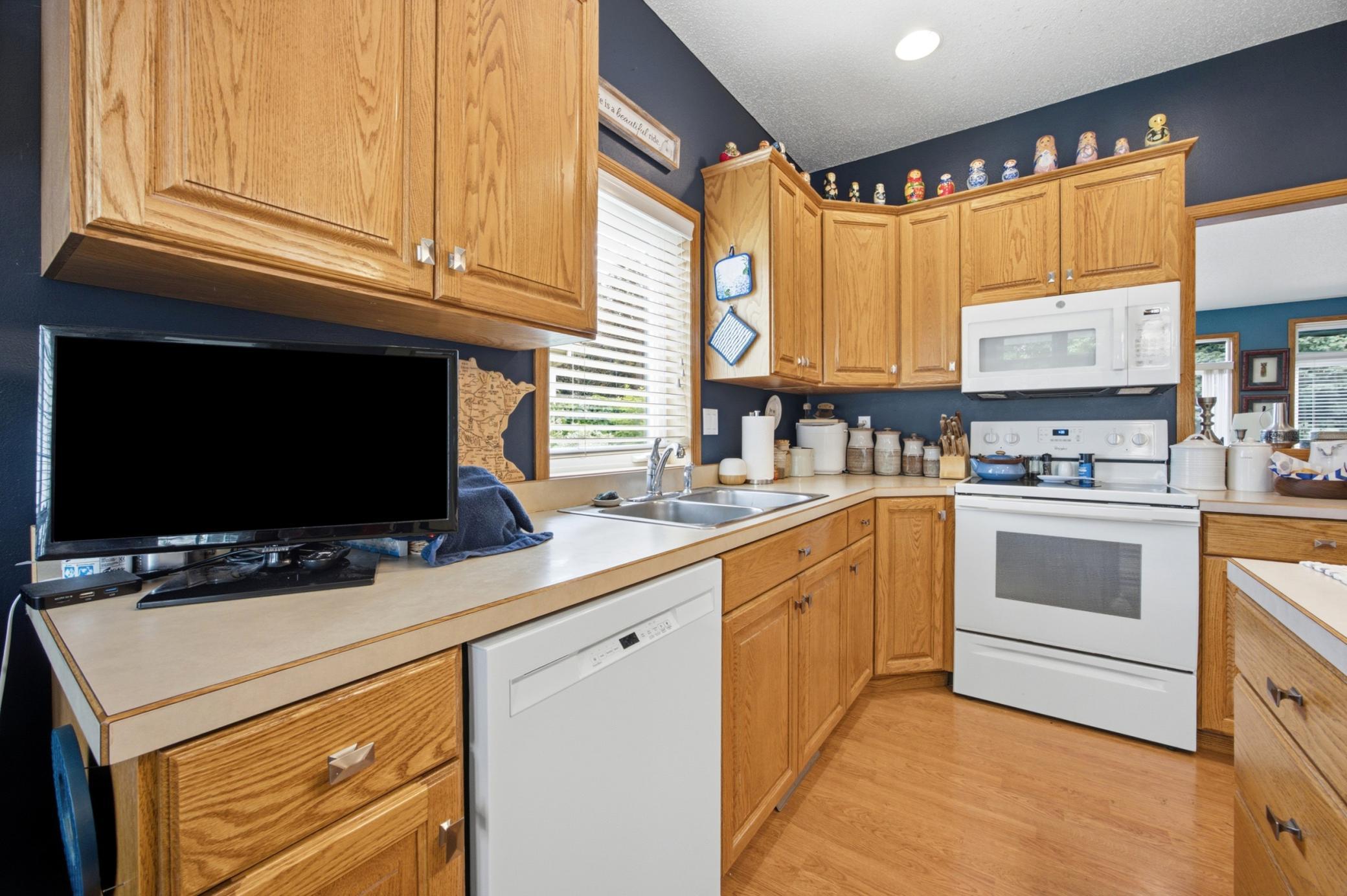 424 44th S Avenue, Moorhead MN 56560 - Photo 7 of 37