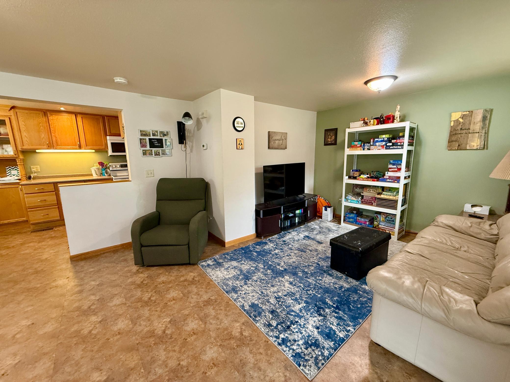 744 5th Avenue NW, Valley City ND 58072 - Photo 2 of 20