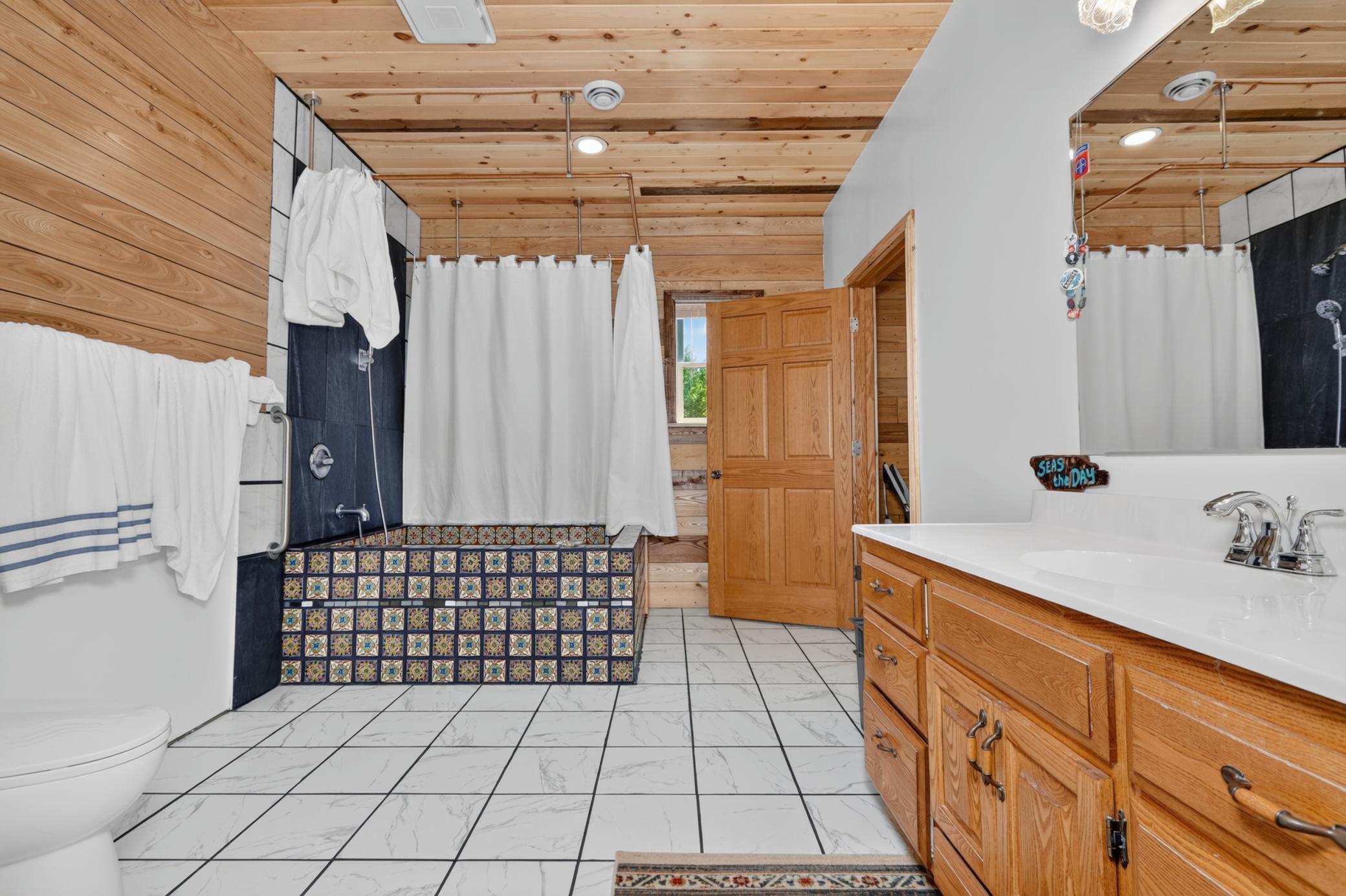 2021 single family home for sale at 51150 N White Swan Lake Rd in Bigfork, MN — 2 bed, 2 bath (photo 25 of 63)