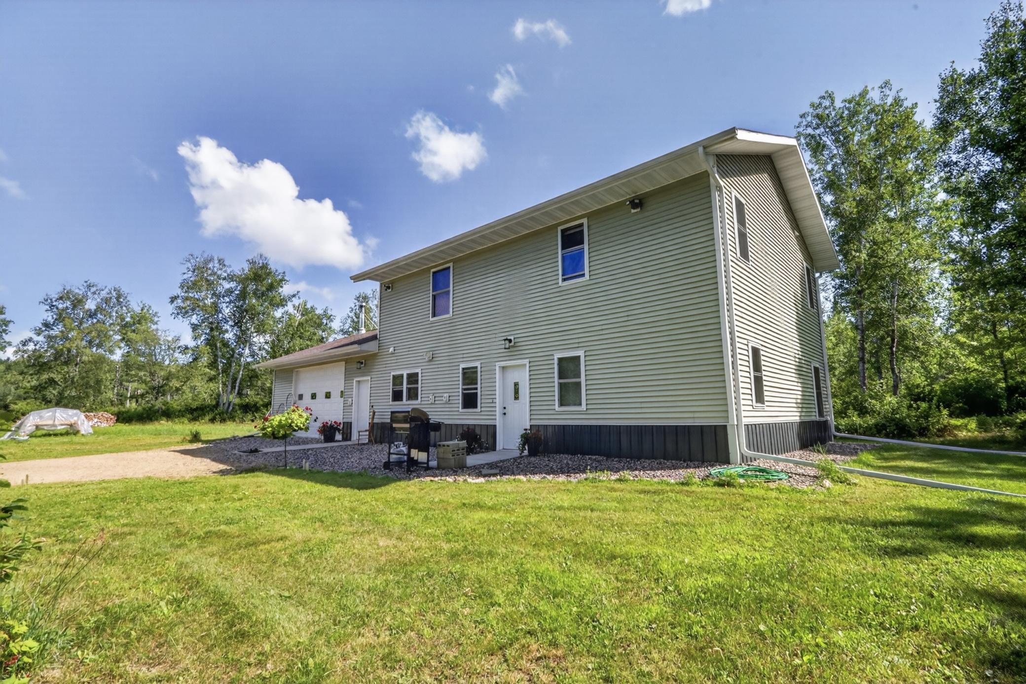 2021 single family home for sale at 51150 N White Swan Lake Rd in Bigfork, MN — 2 bed, 2 bath (photo 10 of 63)