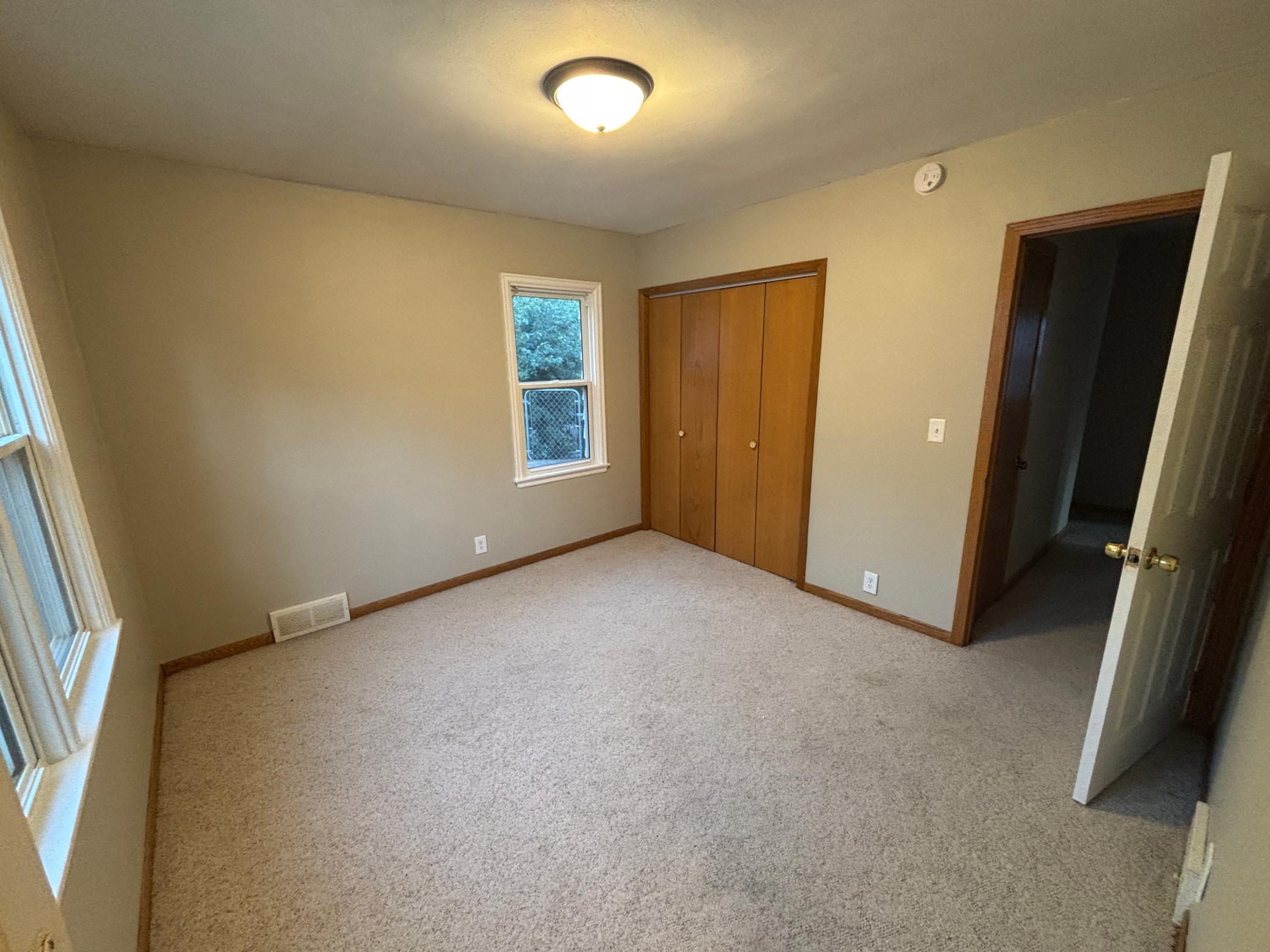 1950 duplex for sale at 1110 12th Street S in Moorhead, MN — 4 bed, 2 bath (photo 13 of 19)