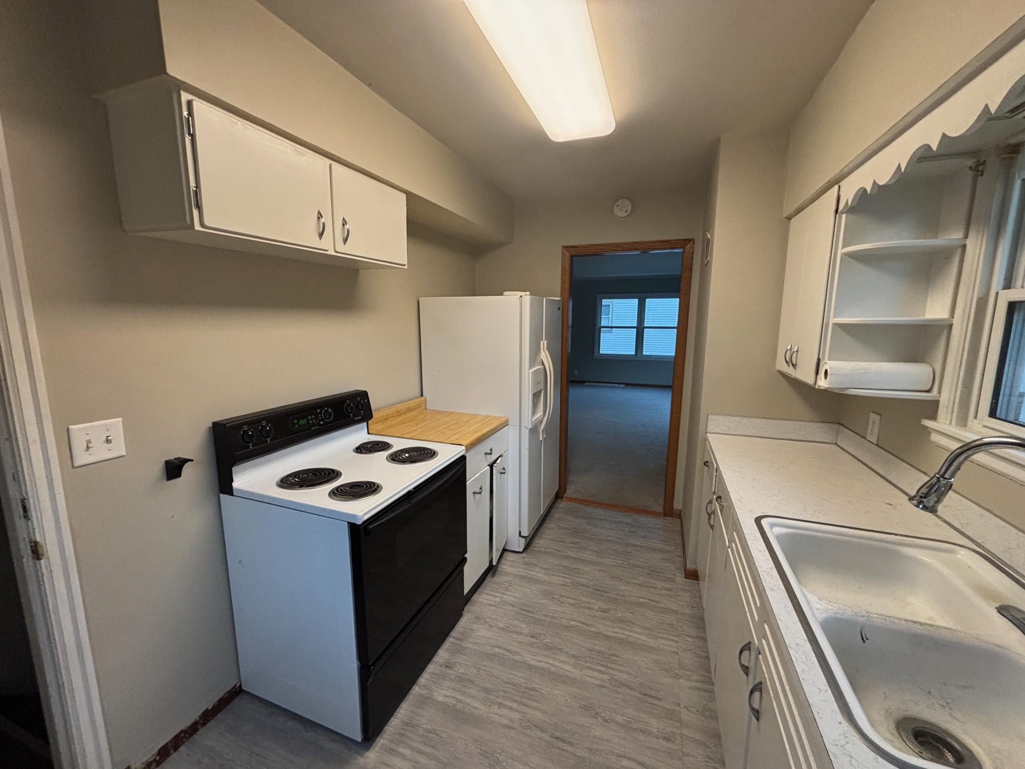 1950 duplex for sale at 1110 12th Street S in Moorhead, MN — 4 bed, 2 bath (photo 6 of 19)