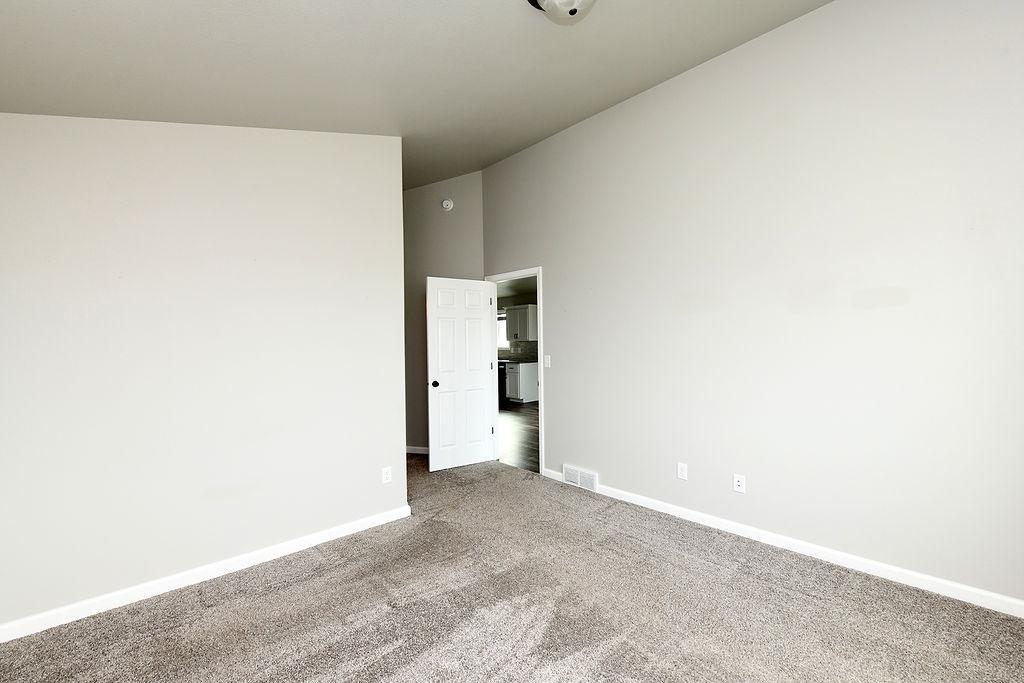 2046 W 11th W Street, West Fargo ND 58078 - Photo 11 of 27