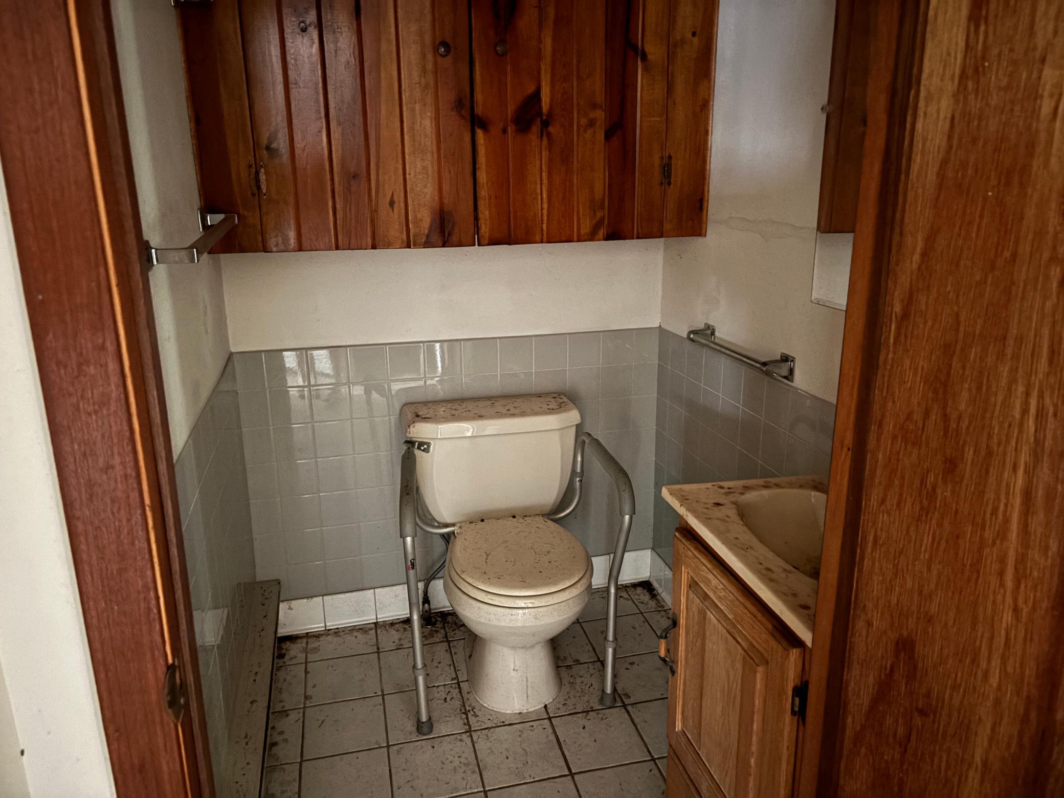 1975 single family home for sale at 15876 Sandy Beach Road SE in Mentor, MN — 2 bed, 2 bath (photo 11 of 31)