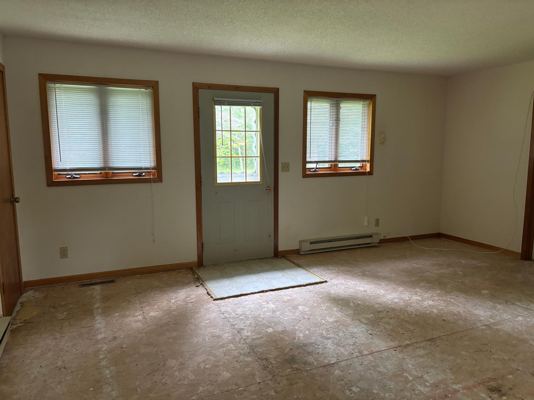 1975 single family home for sale at 15876 Sandy Beach Road SE in Mentor, MN — 2 bed, 2 bath (photo 6 of 31)