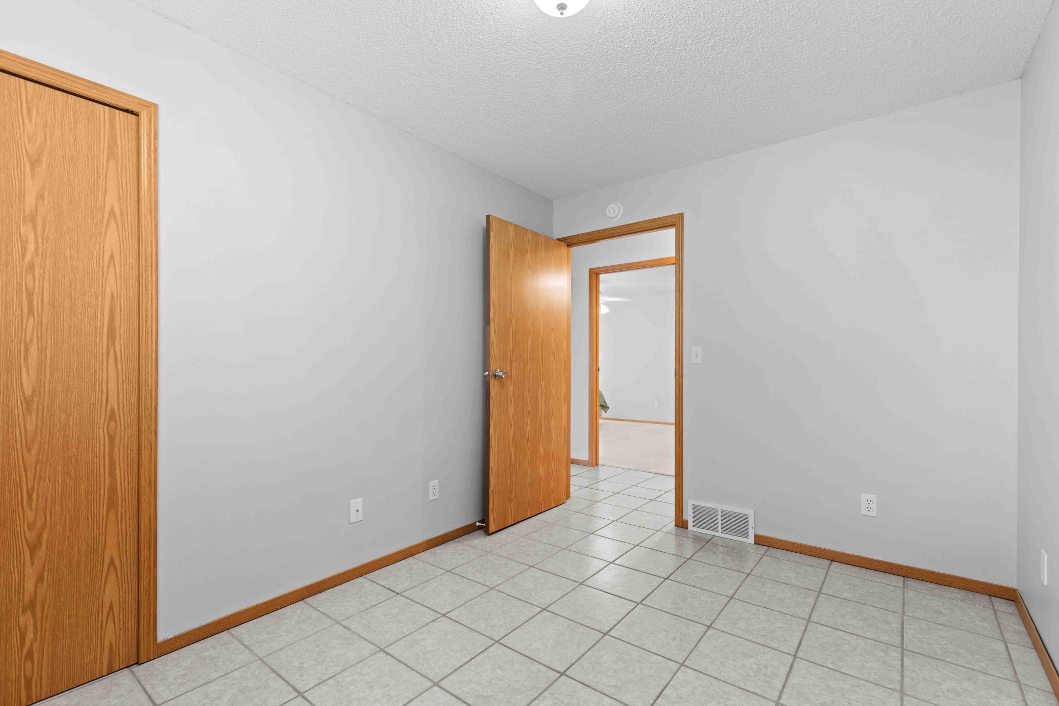 1707 Huntington Drive, West Fargo ND 58078 - Photo 23 of 48