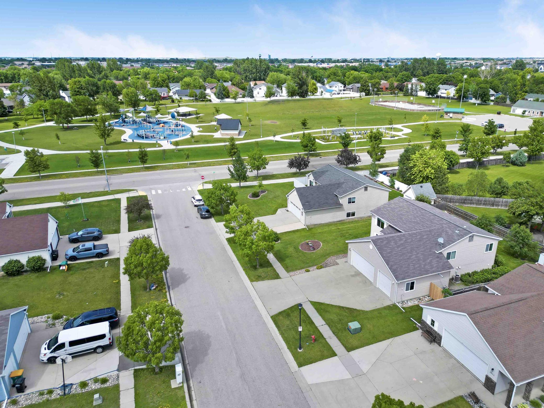1707 Huntington Drive, West Fargo ND 58078 - Photo 6 of 48