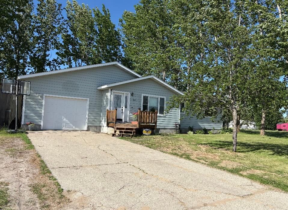 305 Lincoln Court SW, Warroad MN 56763 - Photo 2 of 31