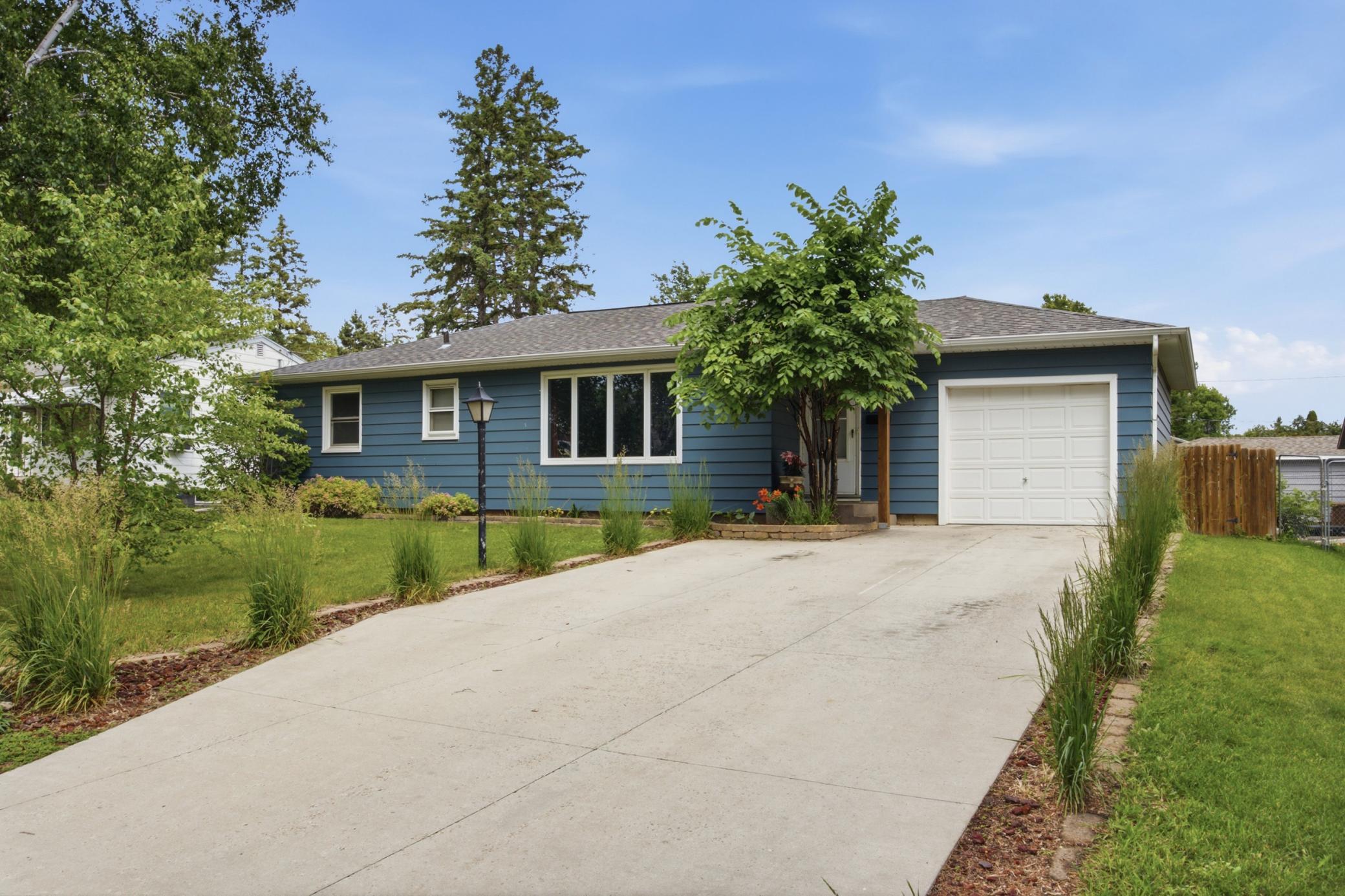 1956 single family home for sale at 1221 Roosevelt Avenue in Detroit Lakes, MN — 4 bed, 2 bath