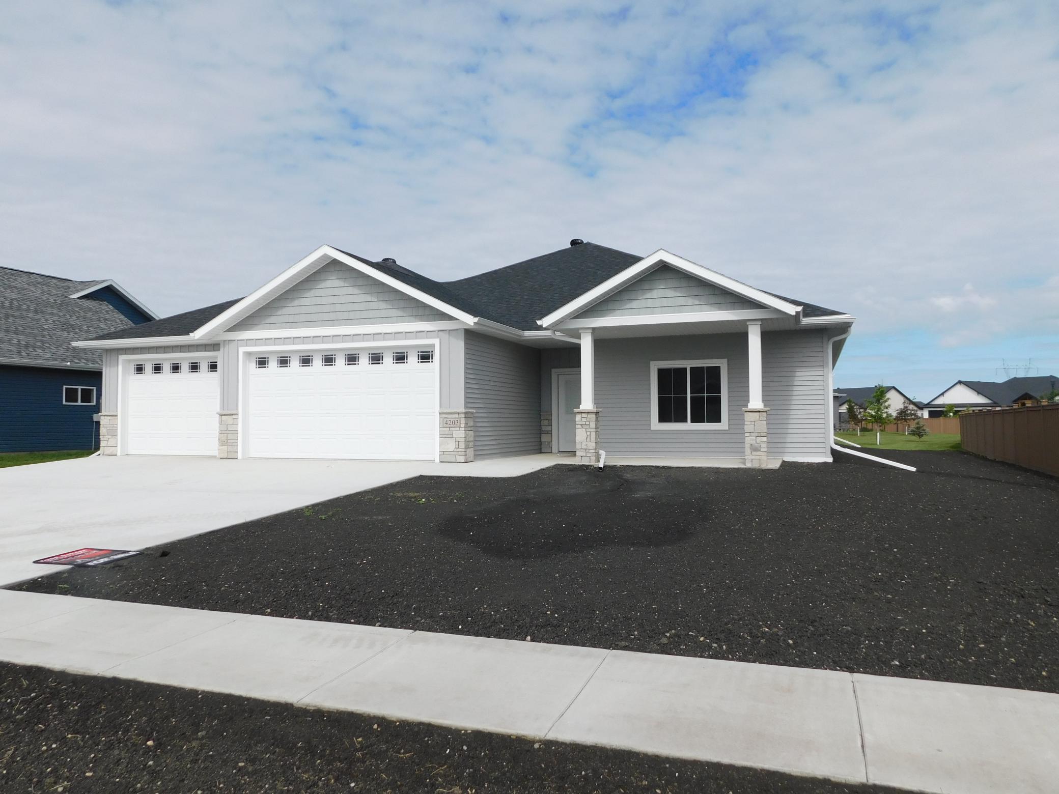 4203 Pine S Parkway, Fargo ND 58104 - Photo 3 of 31