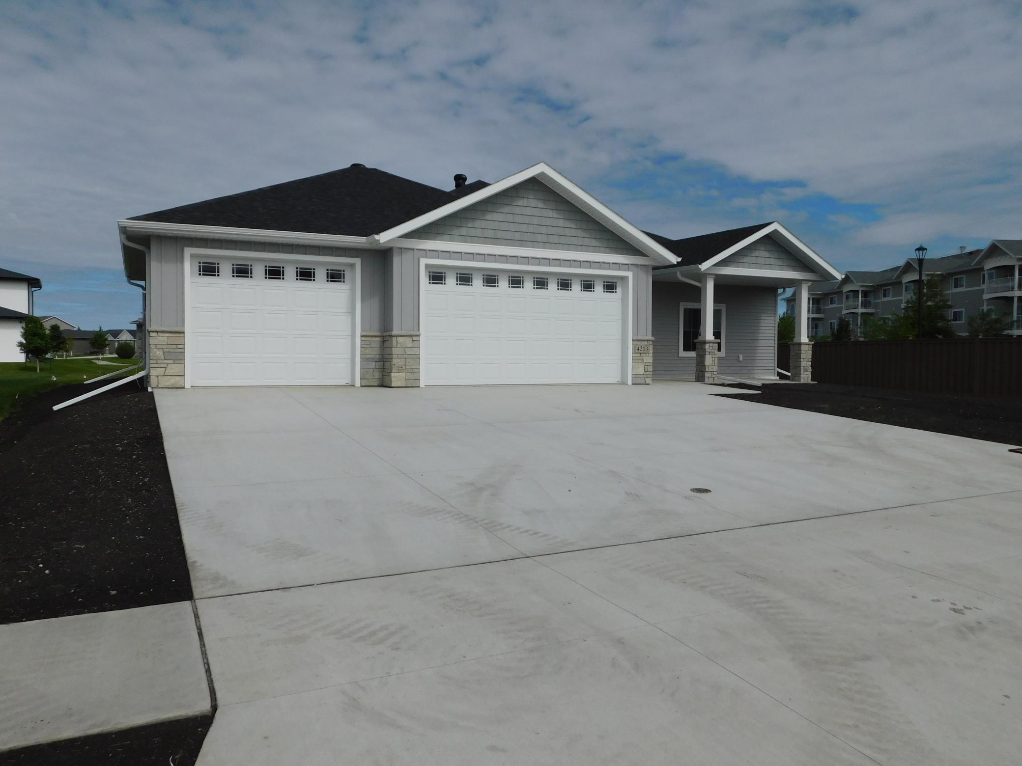 4203 Pine S Parkway, Fargo ND 58104 - Photo 4 of 31