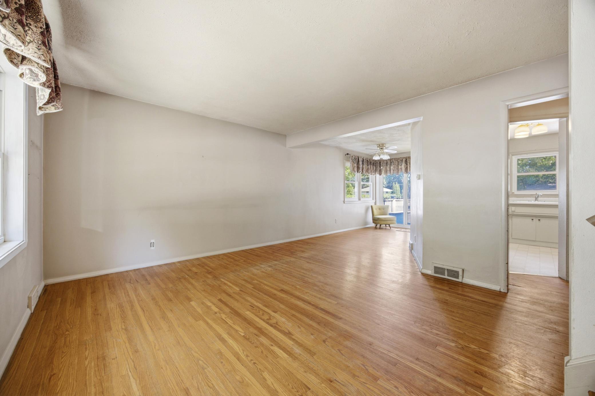 1102 1st S Street, Moorhead MN 56560 - Photo 5 of 40
