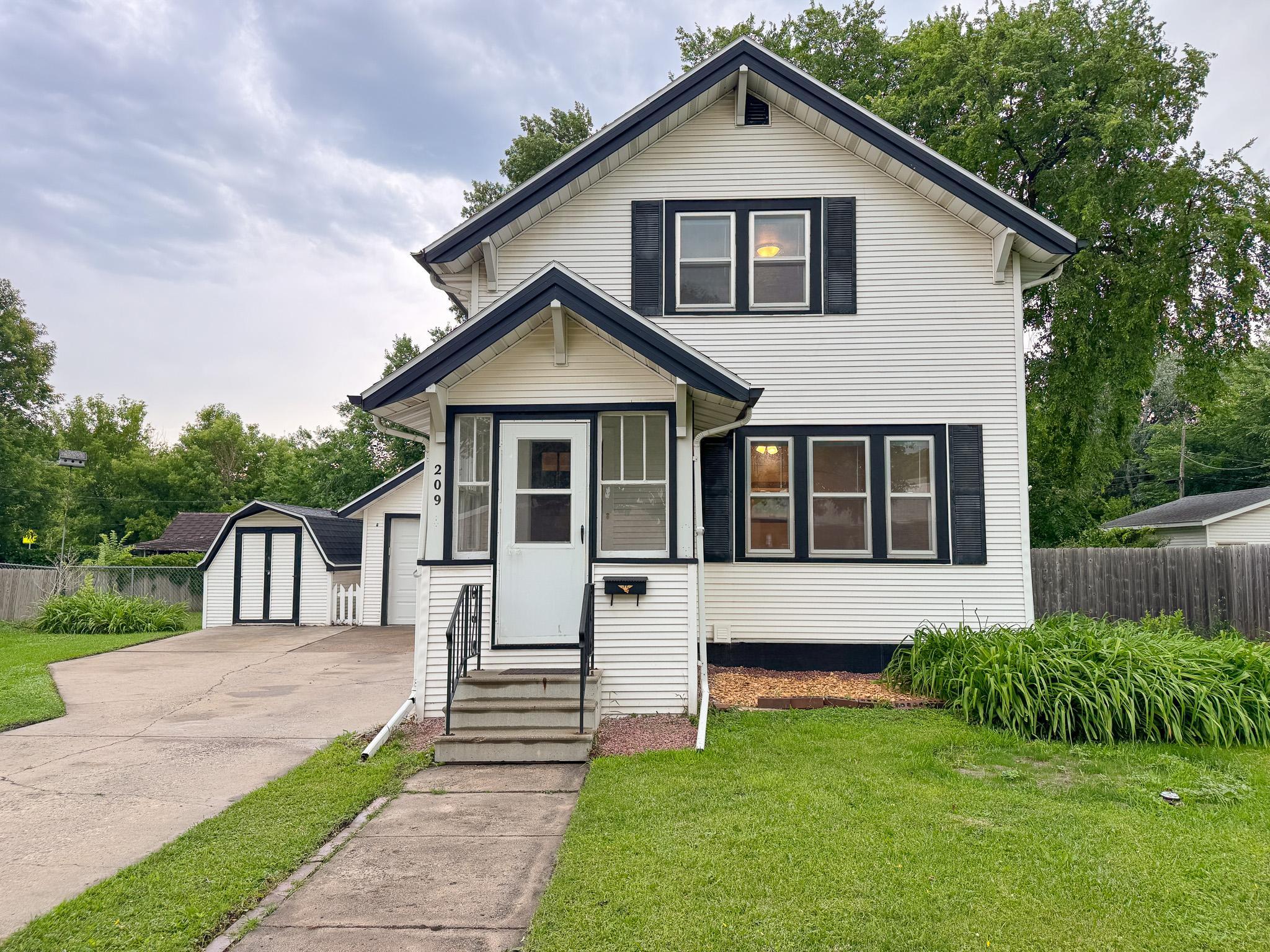 209 11th N Street, Moorhead MN 56560 - Photo 2 of 44