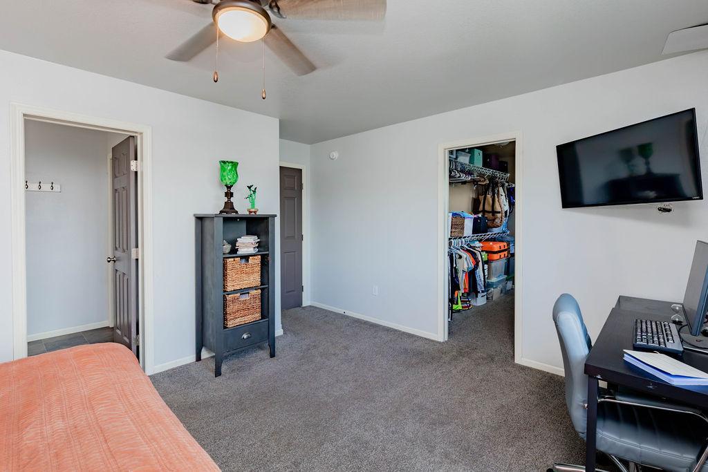2013 single family home for sale at 6087 56th Avenue S in Fargo, ND — 5 bed, 4 bath (photo 15 of 45)