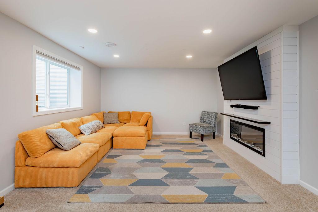 2013 single family home for sale at 6087 56th Avenue S in Fargo, ND — 5 bed, 4 bath (photo 29 of 45)