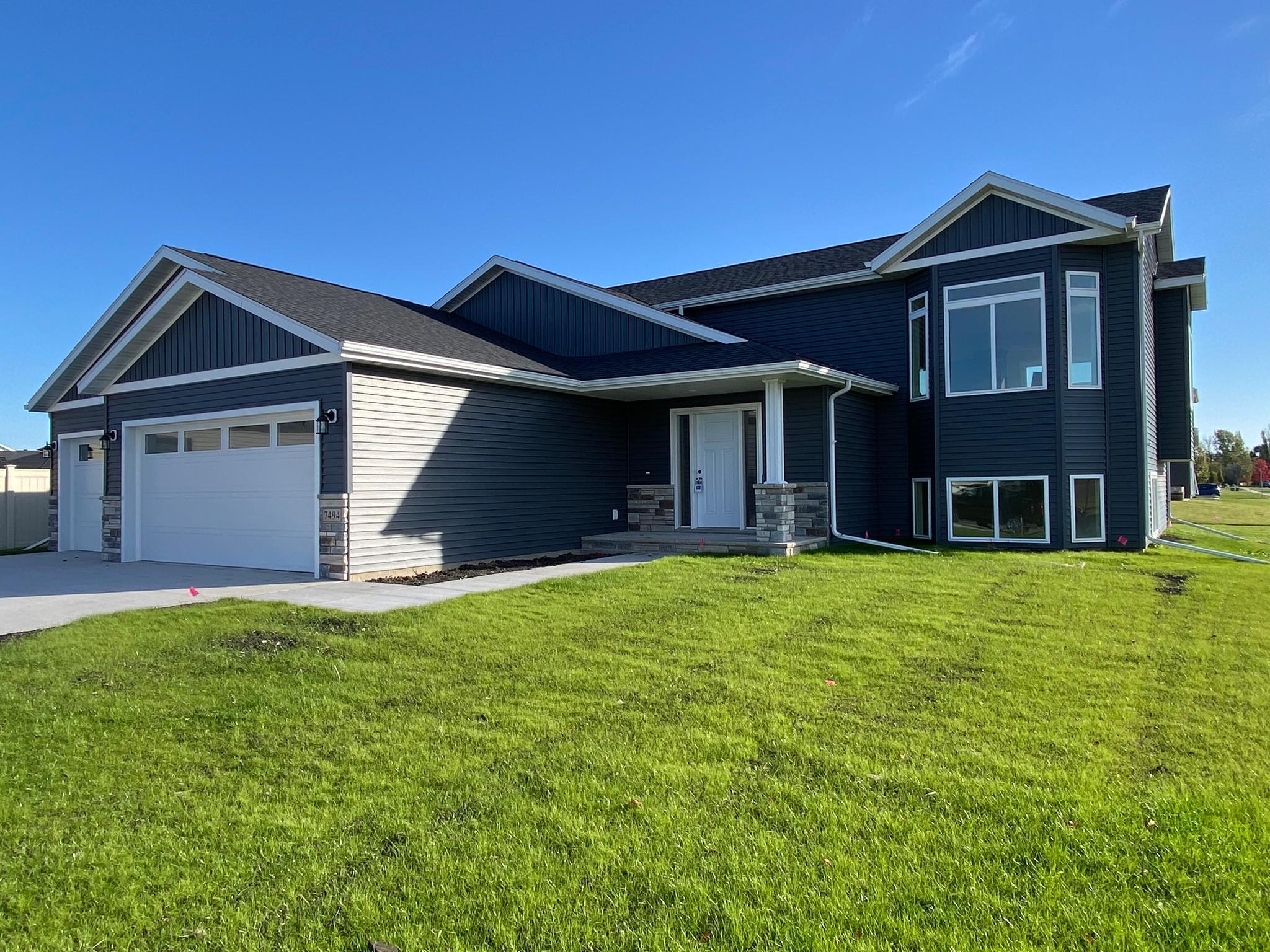 7494 Eagle Pointe S Drive, Fargo ND 58104 - Photo 2 of 36