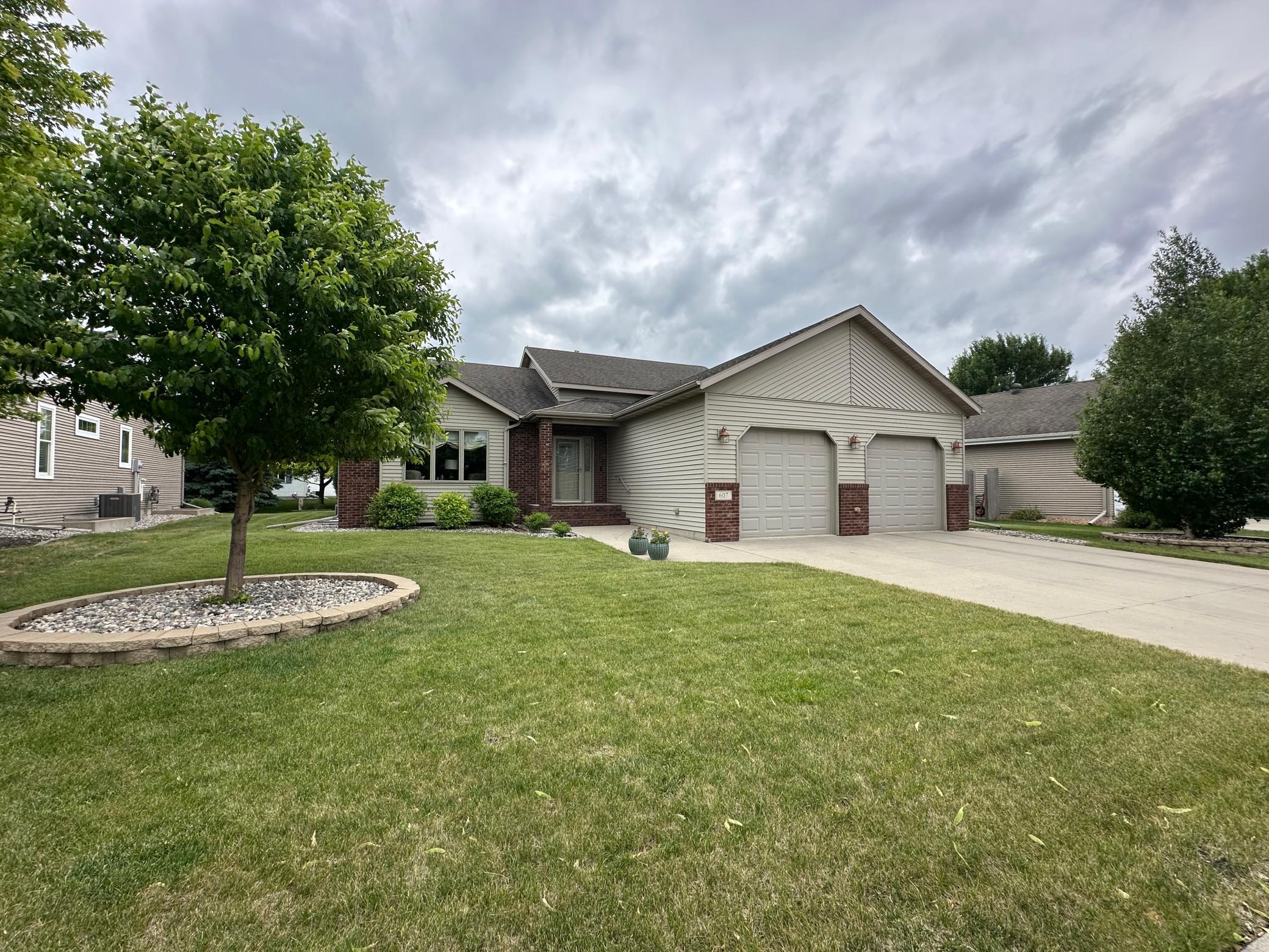 607 13th N Avenue, Moorhead MN 56560 - Photo 2 of 41