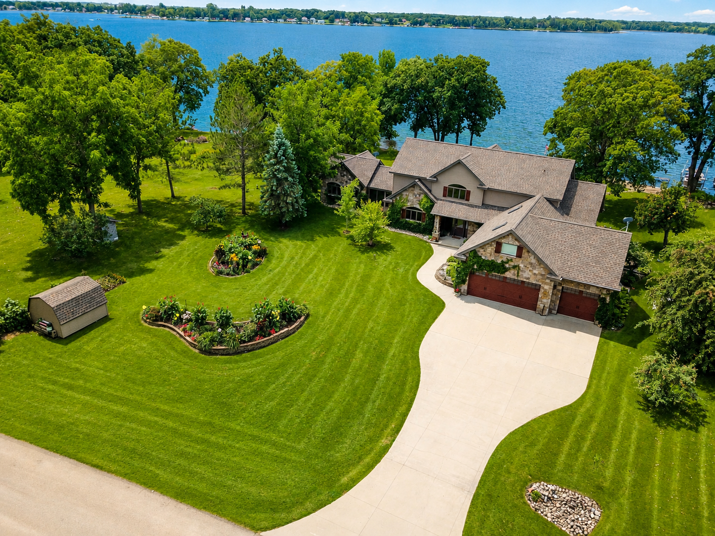 2003 single family home for sale at 12512 Tanglewood Road in Audubon, MN — 3 bed, 3 bath (photo 2 of 36)