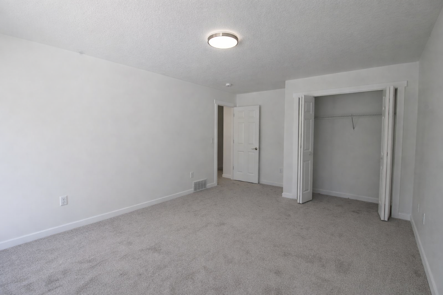 825 12th W Avenue, West Fargo ND 58078 - Photo 16 of 35