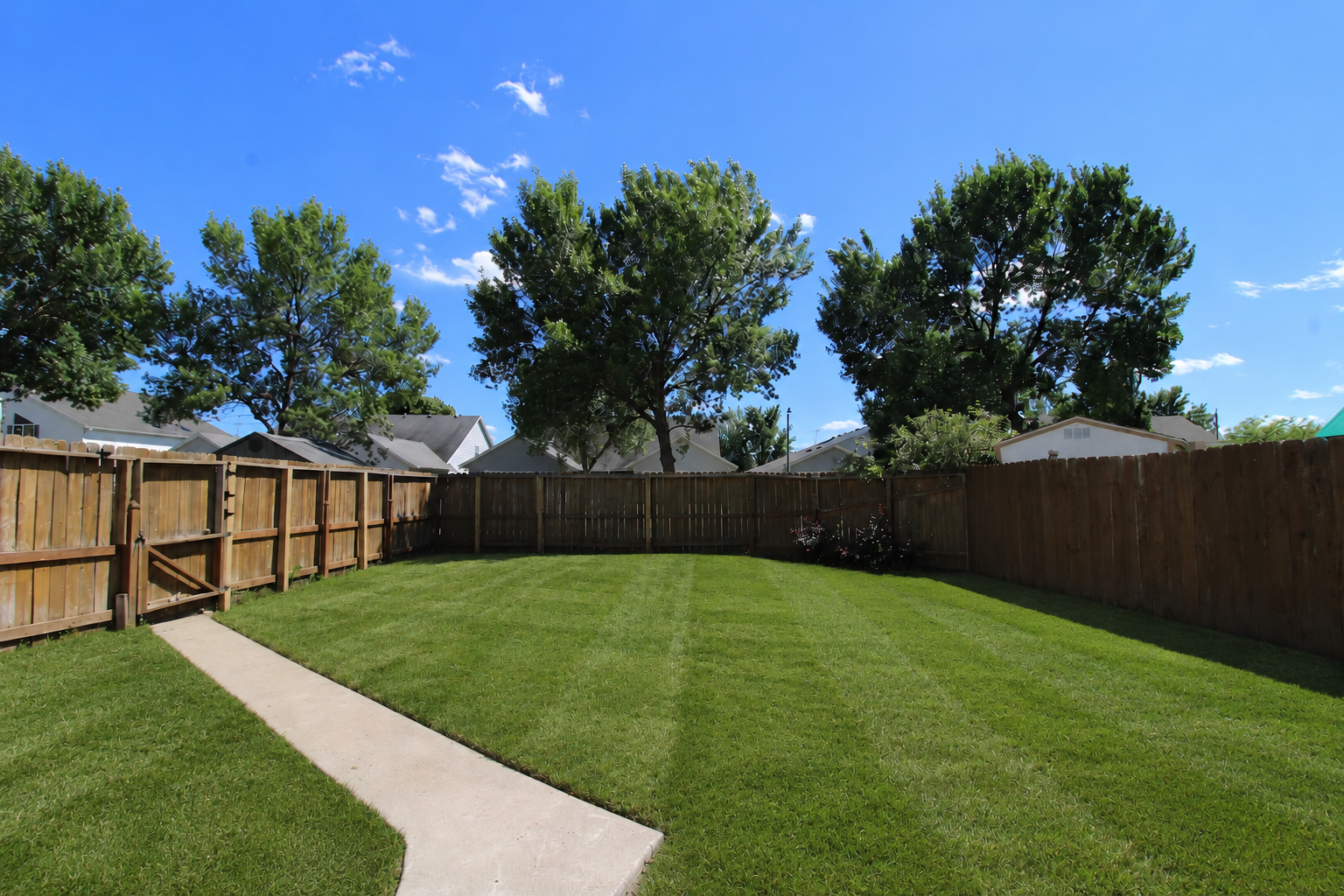 825 12th W Avenue, West Fargo ND 58078 - Photo 5 of 35