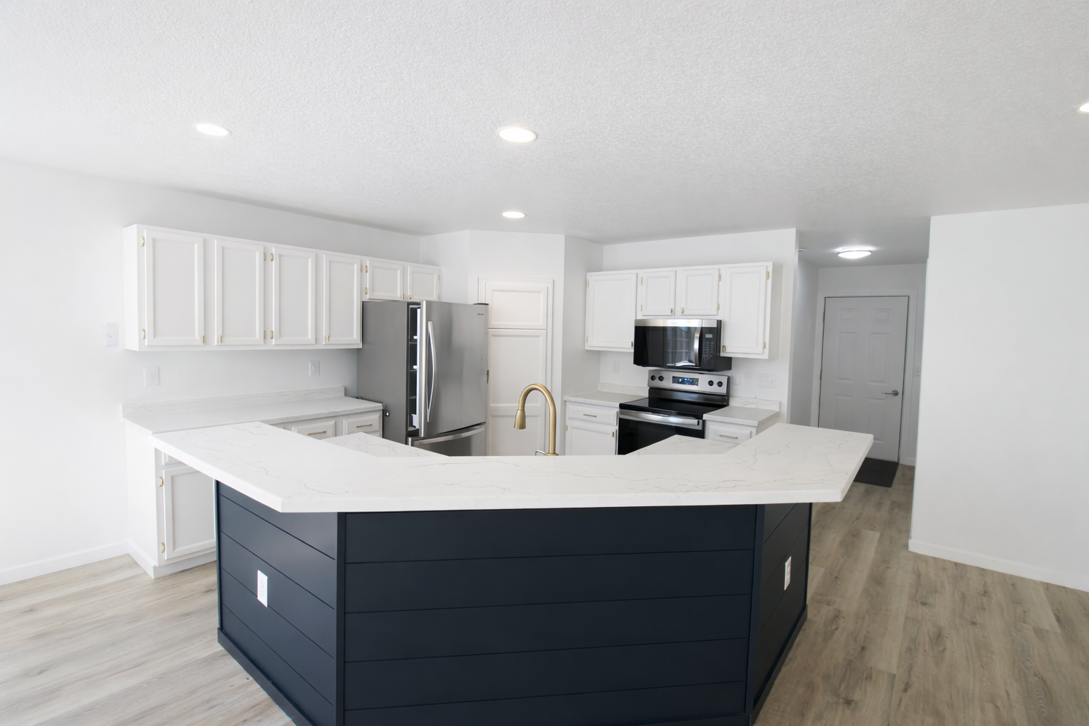 825 12th W Avenue, West Fargo ND 58078 - Photo 9 of 35