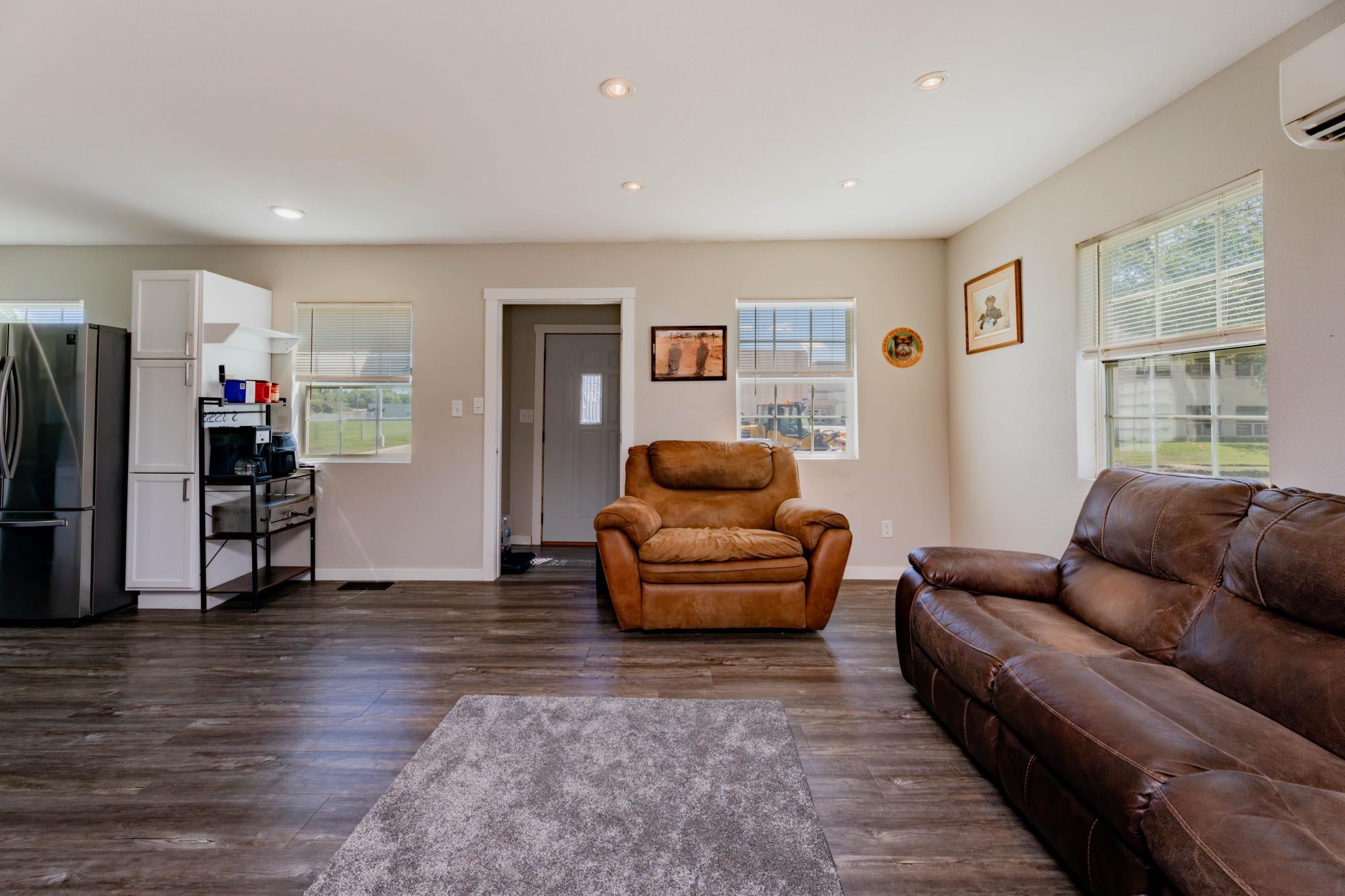 318 1st E Avenue, West Fargo ND 58078 - Photo 3 of 26