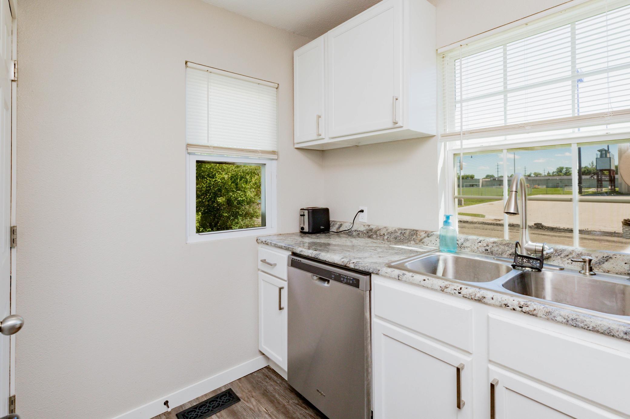 318 1st E Avenue, West Fargo ND 58078 - Photo 7 of 26