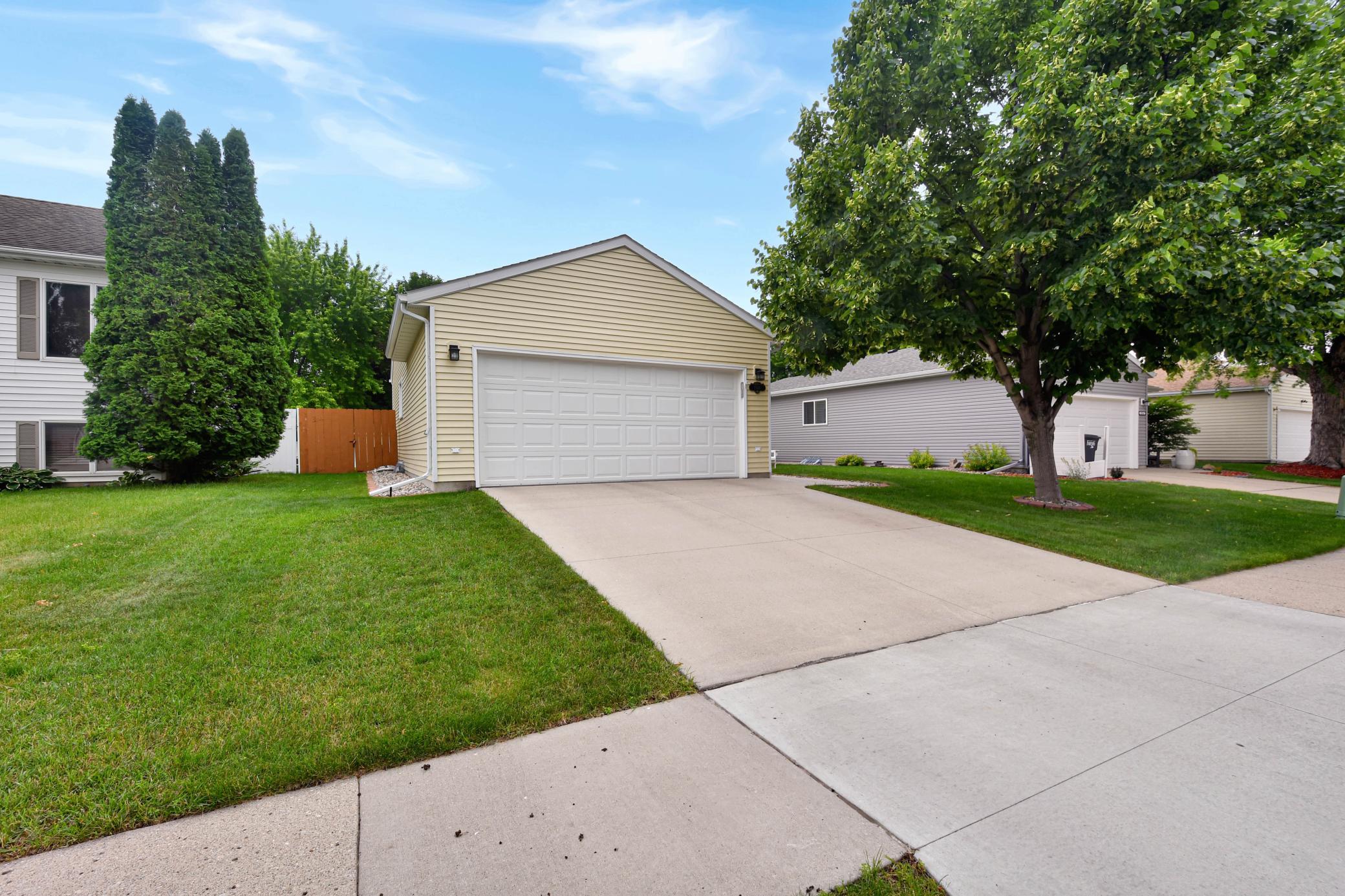 1510 28th S Avenue, Fargo ND 58103 - Photo 3 of 46