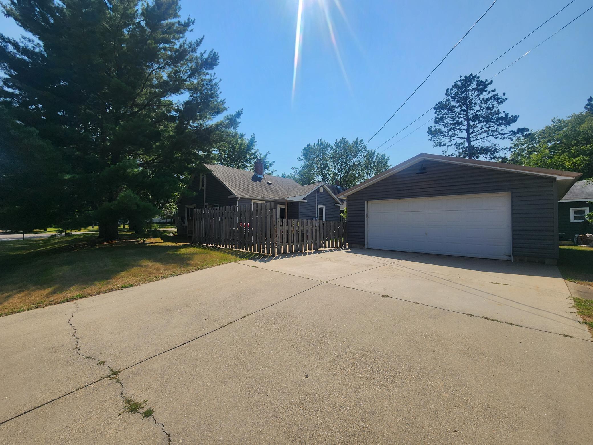 1947 single family home for sale at 301 High Street in Park Rapids, MN — 4 bed, 2 bath (photo 3 of 18)