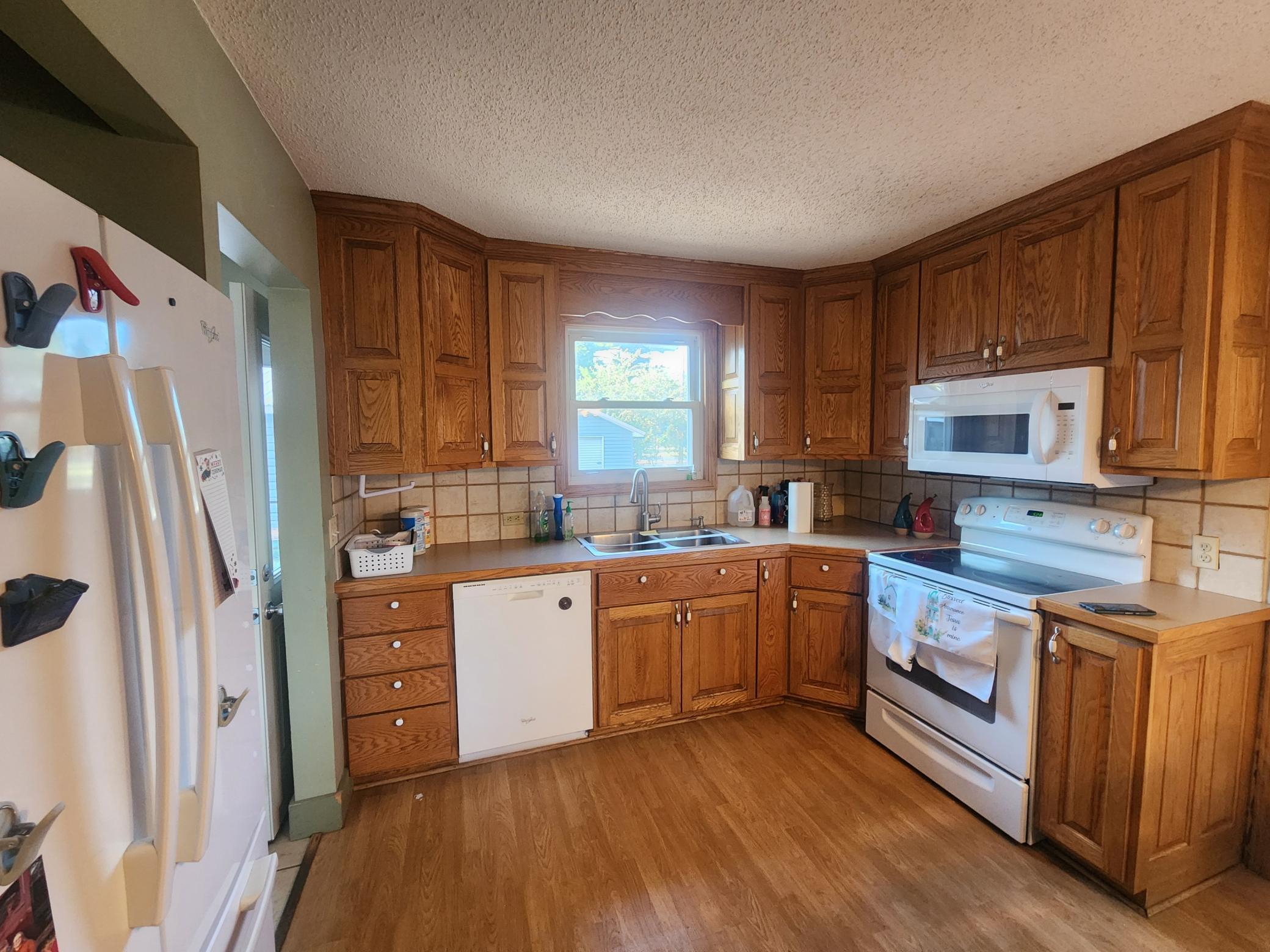 1947 single family home for sale at 301 High Street in Park Rapids, MN — 4 bed, 2 bath (photo 7 of 18)