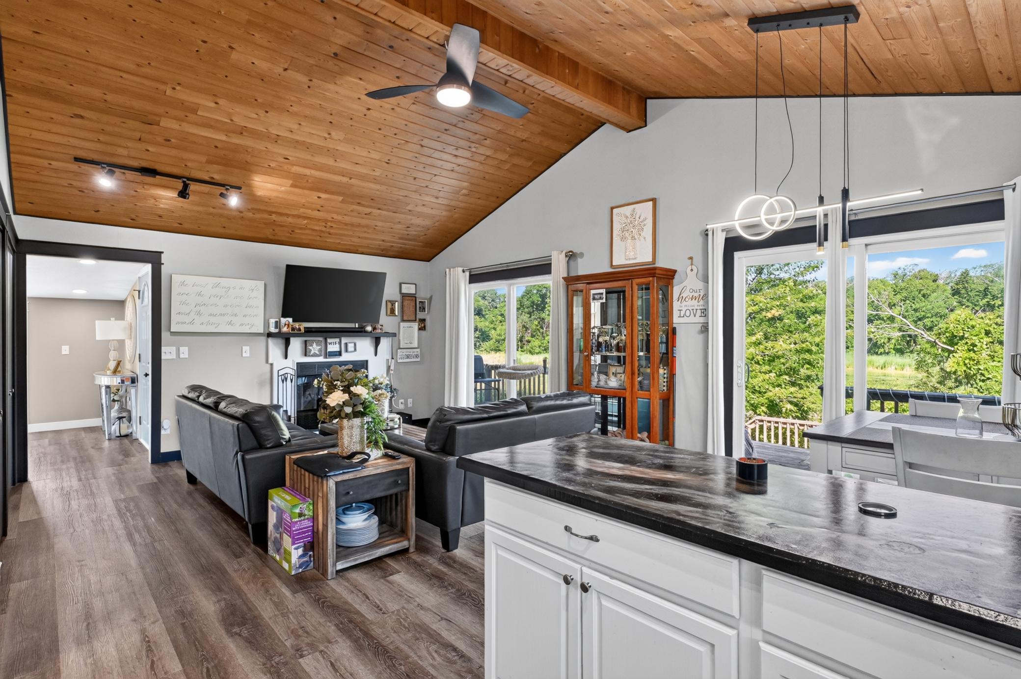 1989 single family home for sale at 9051 Memory Lane NW in Alexandria, MN — 4 bed, 2 bath (photo 11 of 67)