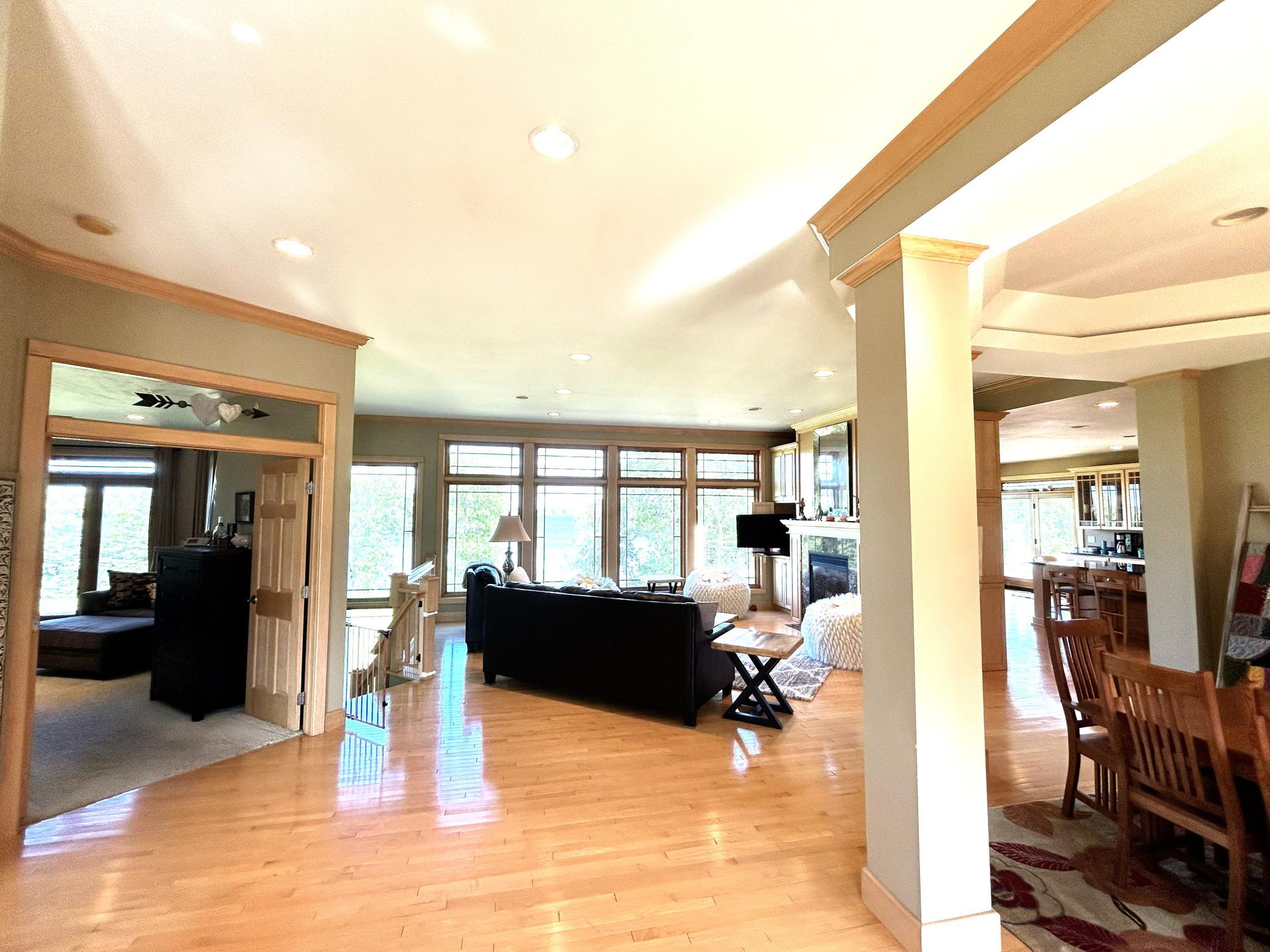 2001 single family home for sale at 34484 233rd Avenue SE in Erskine, MN — 4 bed, 4 bath (photo 8 of 124)