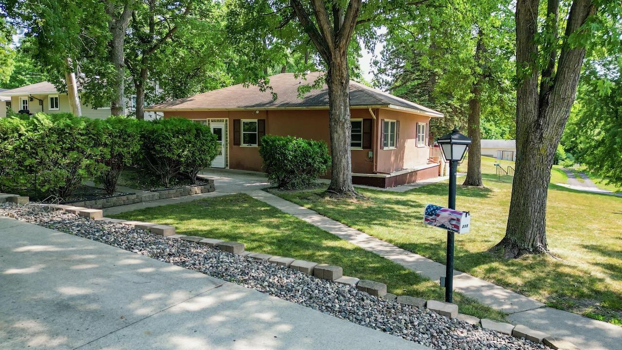 1936 single family home for sale at 315 N Concord Street in Fergus Falls, MN — 4 bed, 2 bath (photo 5 of 45)