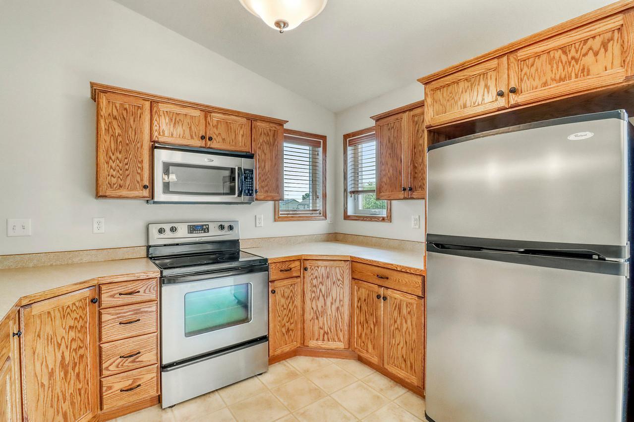 1217 37th S Avenue, Moorhead MN 56560 - Photo 3 of 16