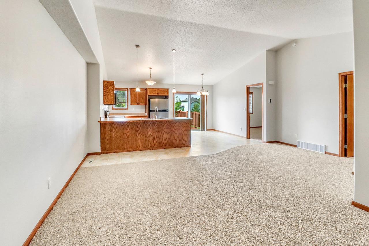 1217 37th S Avenue, Moorhead MN 56560 - Photo 4 of 16