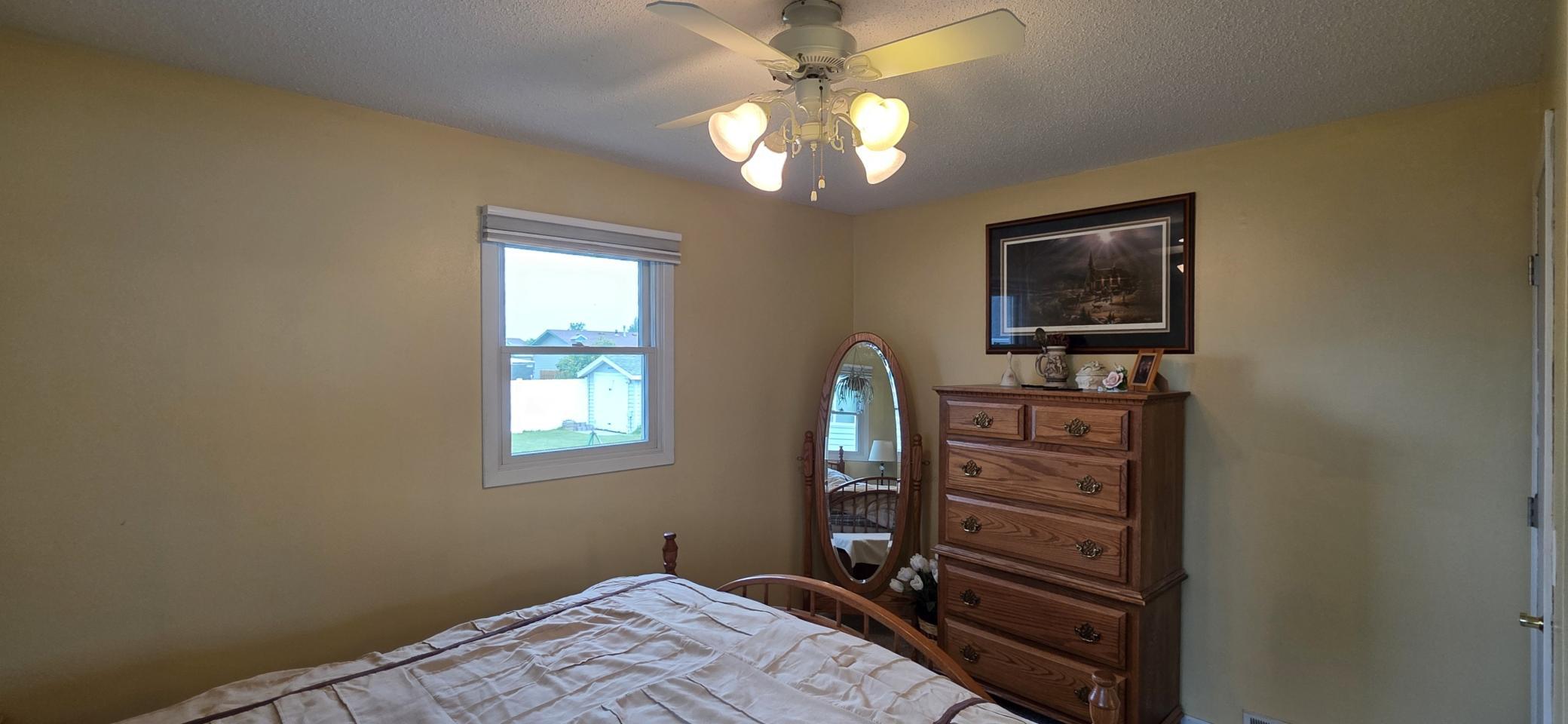 923 7th Avenue NW, Valley City ND 58072 - Photo 16 of 56