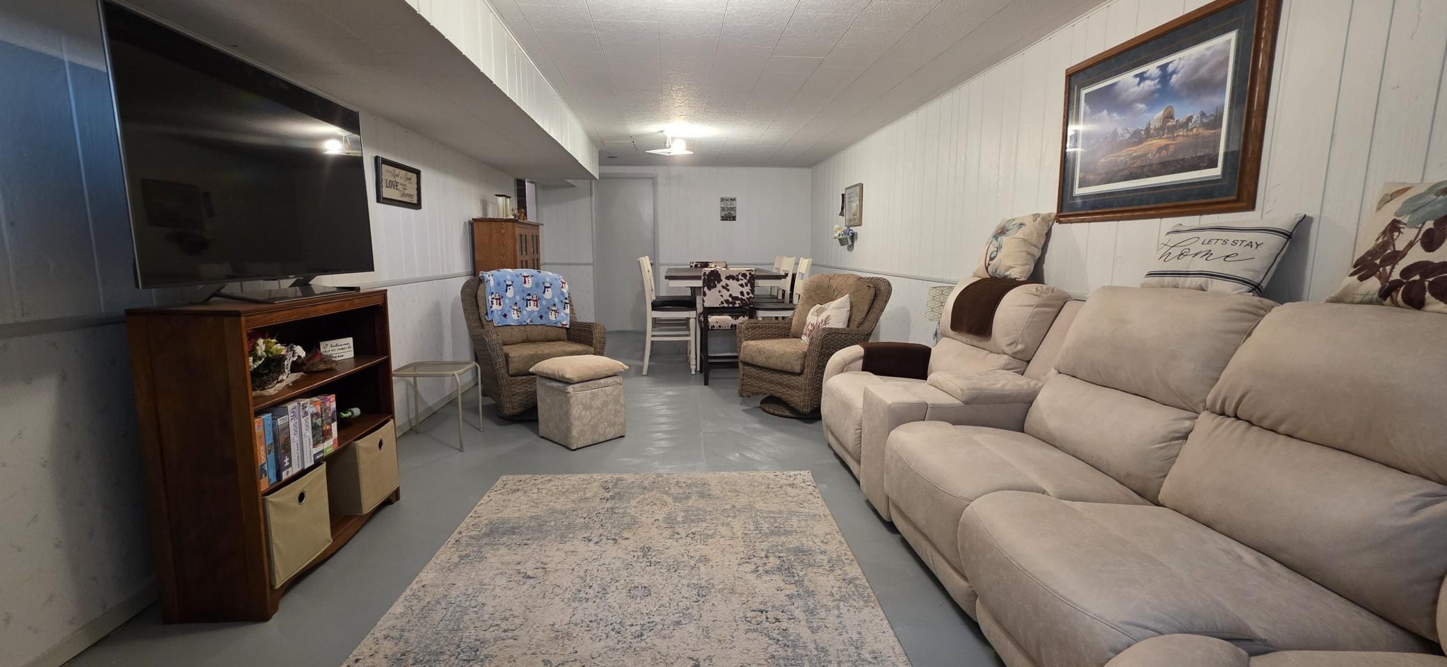 923 7th Avenue NW, Valley City ND 58072 - Photo 26 of 56