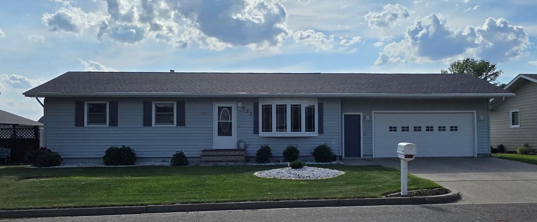 923 7th Avenue NW, Valley City ND 58072 - Photo 46 of 56