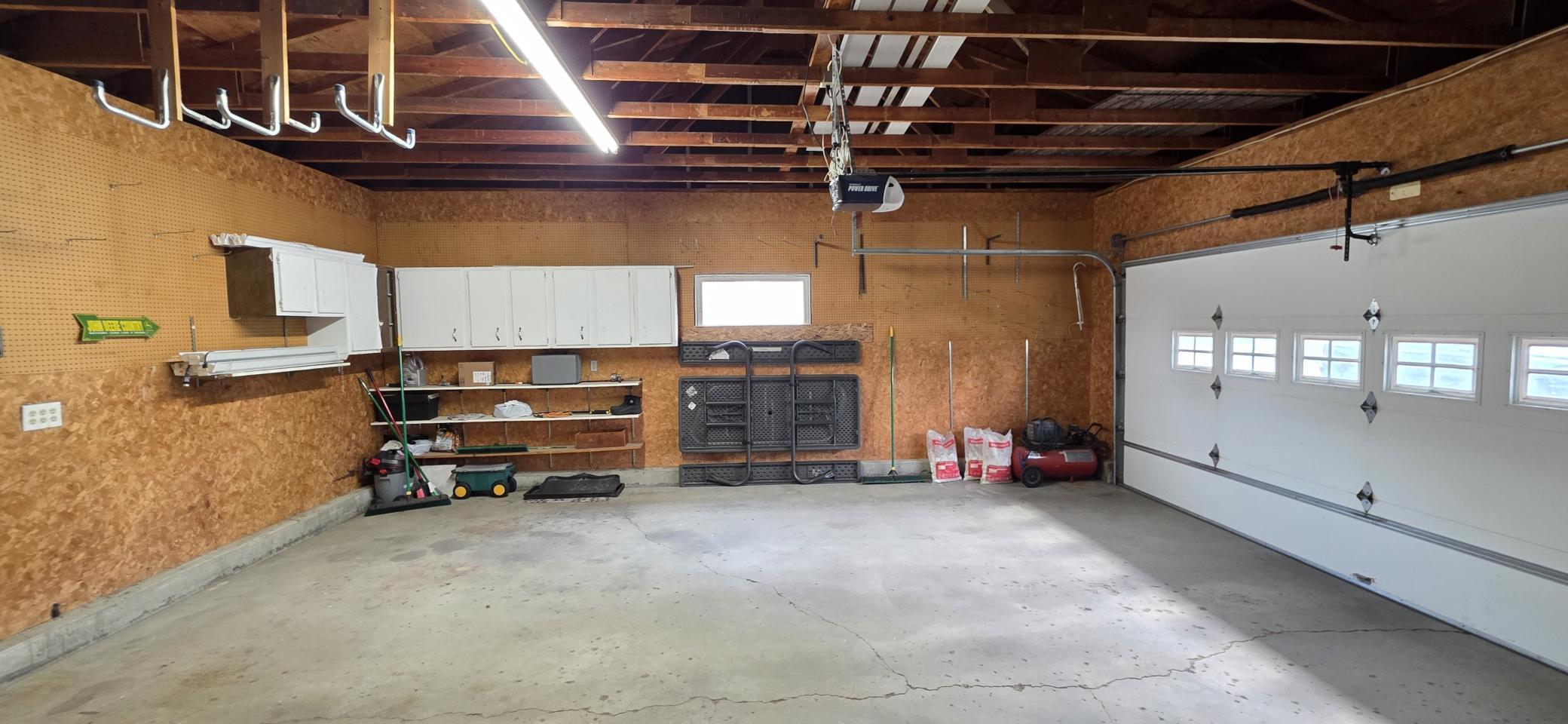 923 7th Avenue NW, Valley City ND 58072 - Photo 52 of 56