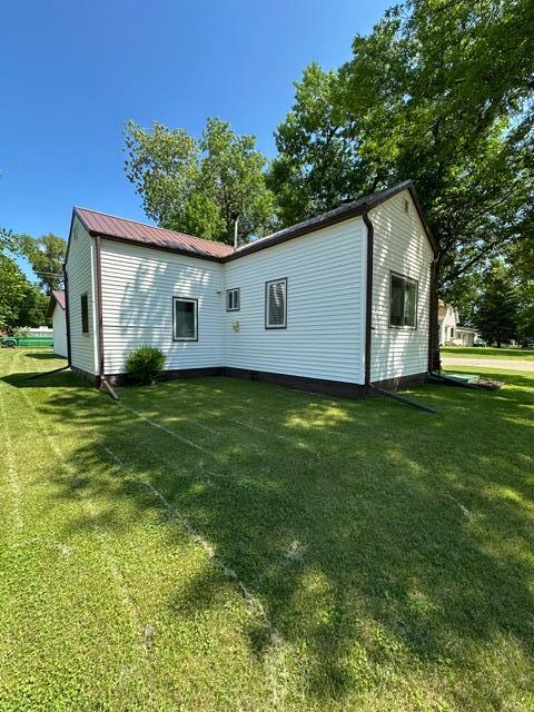 1930 single family home for sale at 501 Jefferson Avenue in Argyle, MN — 1 bed, 1 bath (photo 5 of 27)