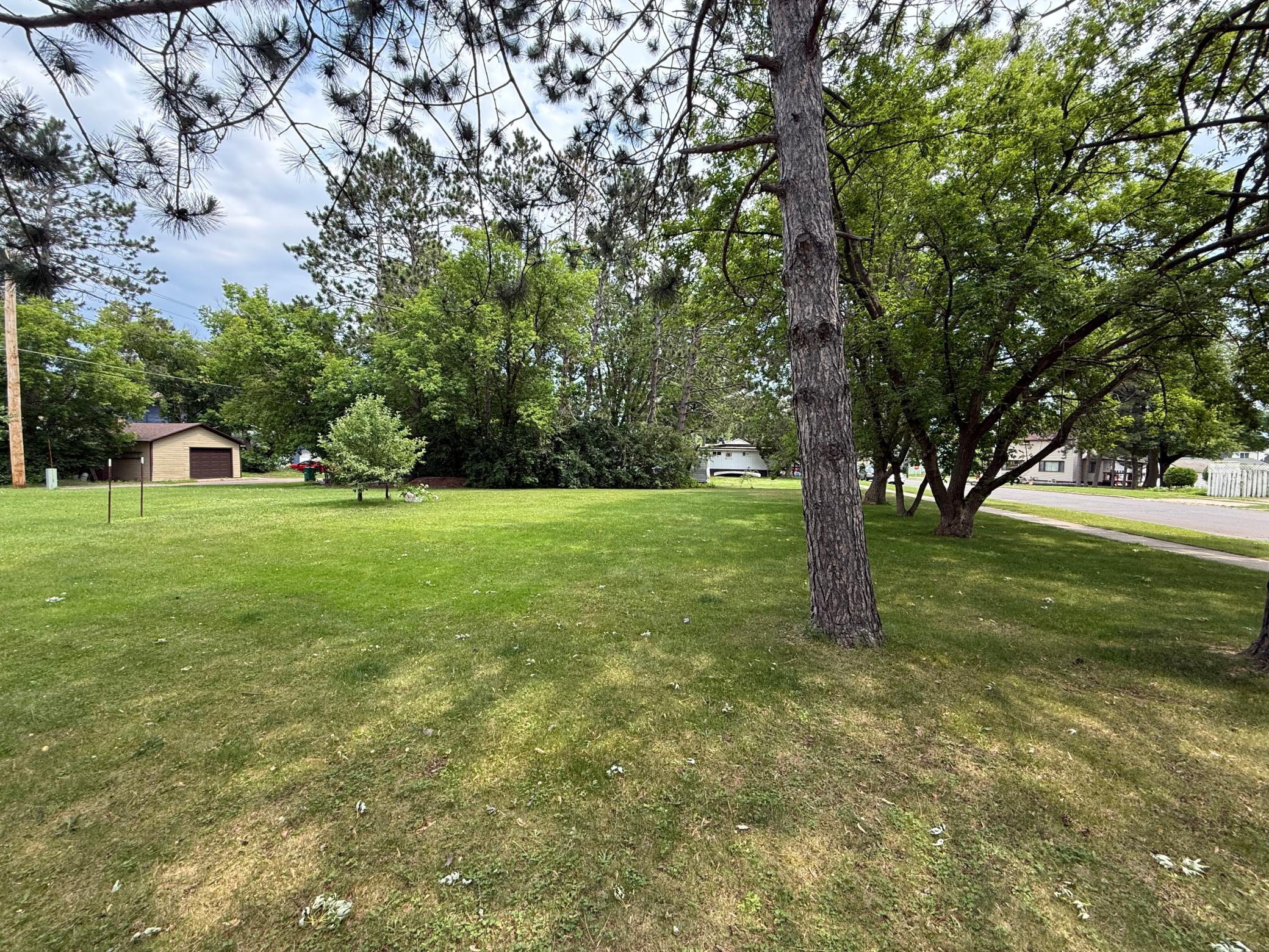 1940 single family home for sale at 410 W 2nd Avenue in Keewatin, MN — 3 bed, 3 bath (photo 16 of 48)