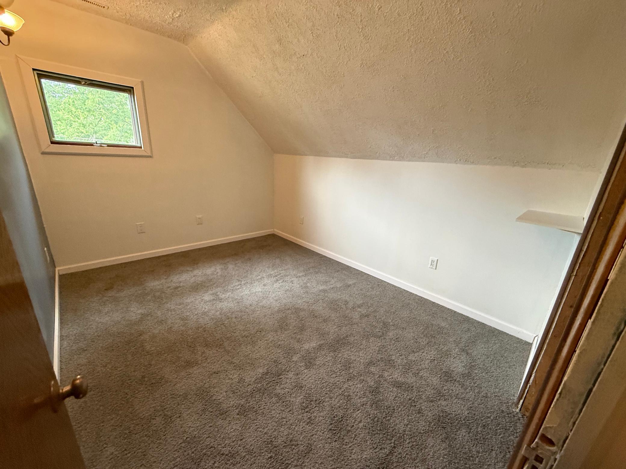 1940 single family home for sale at 410 W 2nd Avenue in Keewatin, MN — 3 bed, 3 bath (photo 19 of 48)