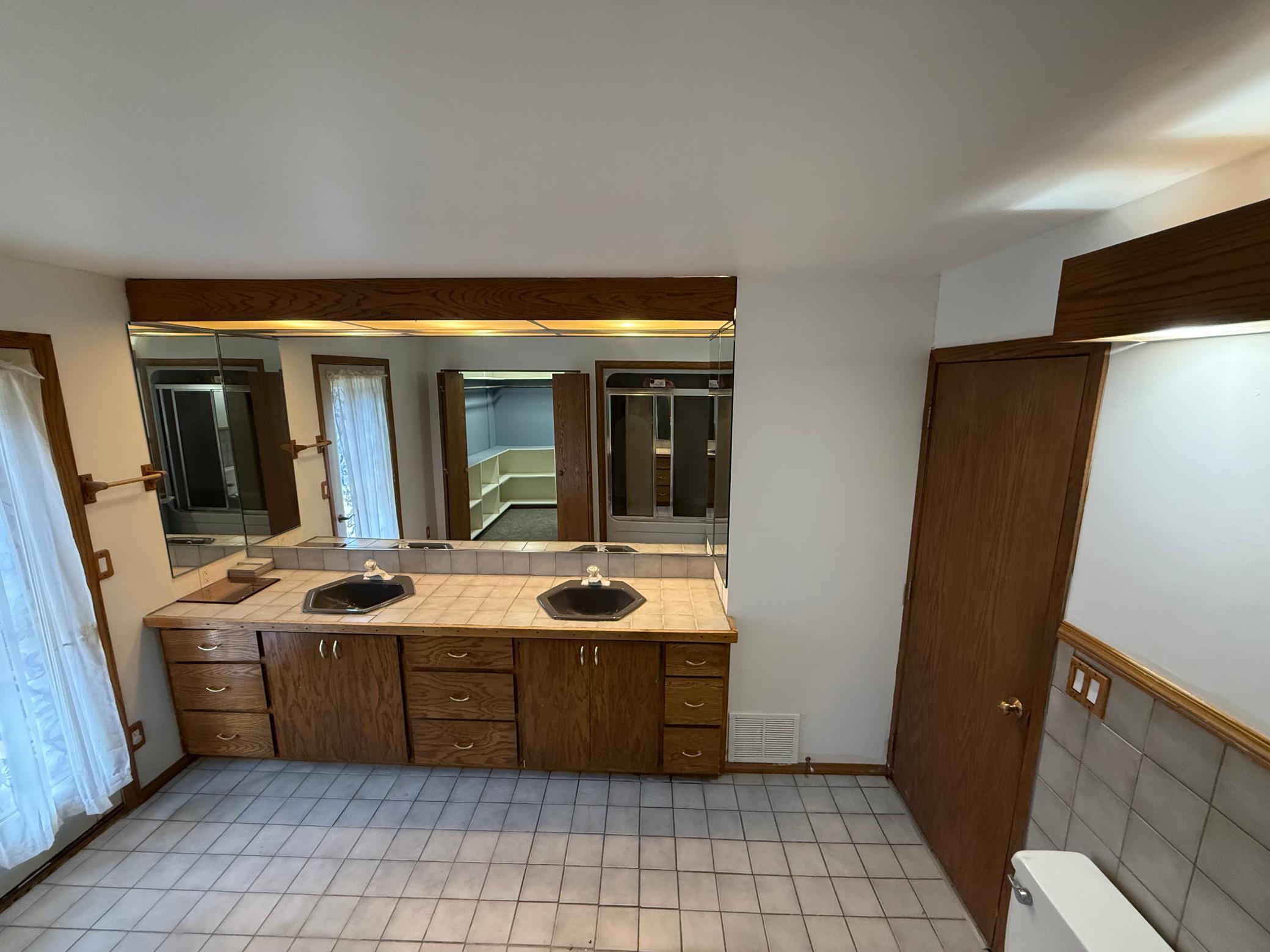 1940 single family home for sale at 410 W 2nd Avenue in Keewatin, MN — 3 bed, 3 bath (photo 41 of 48)