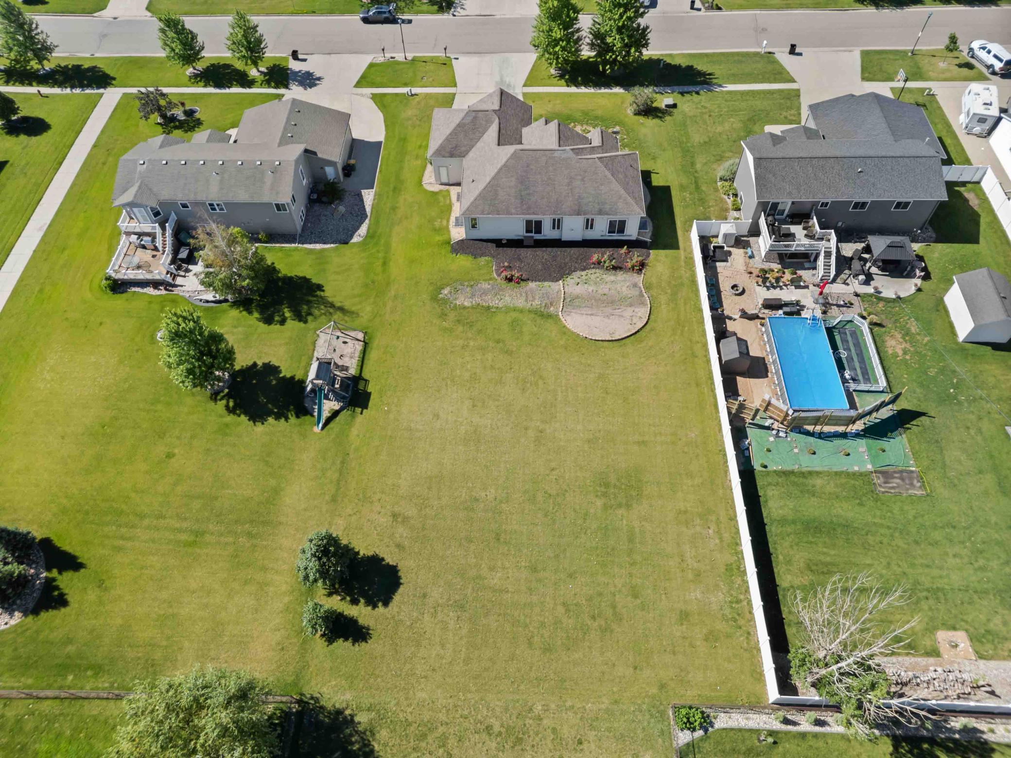 718 N Sedona Drive, West Fargo ND 58078 - Photo 3 of 57